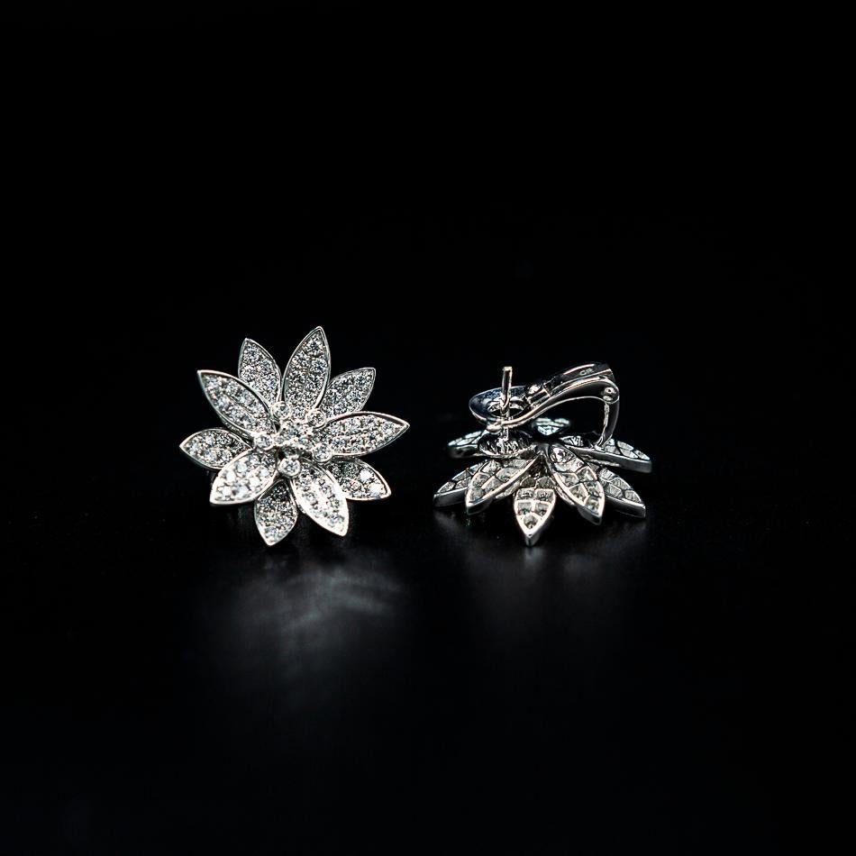Women's or Men's VCA Van Cleef & Arpels Lotus Diamond Earrings White Gold New York Box Papers For Sale