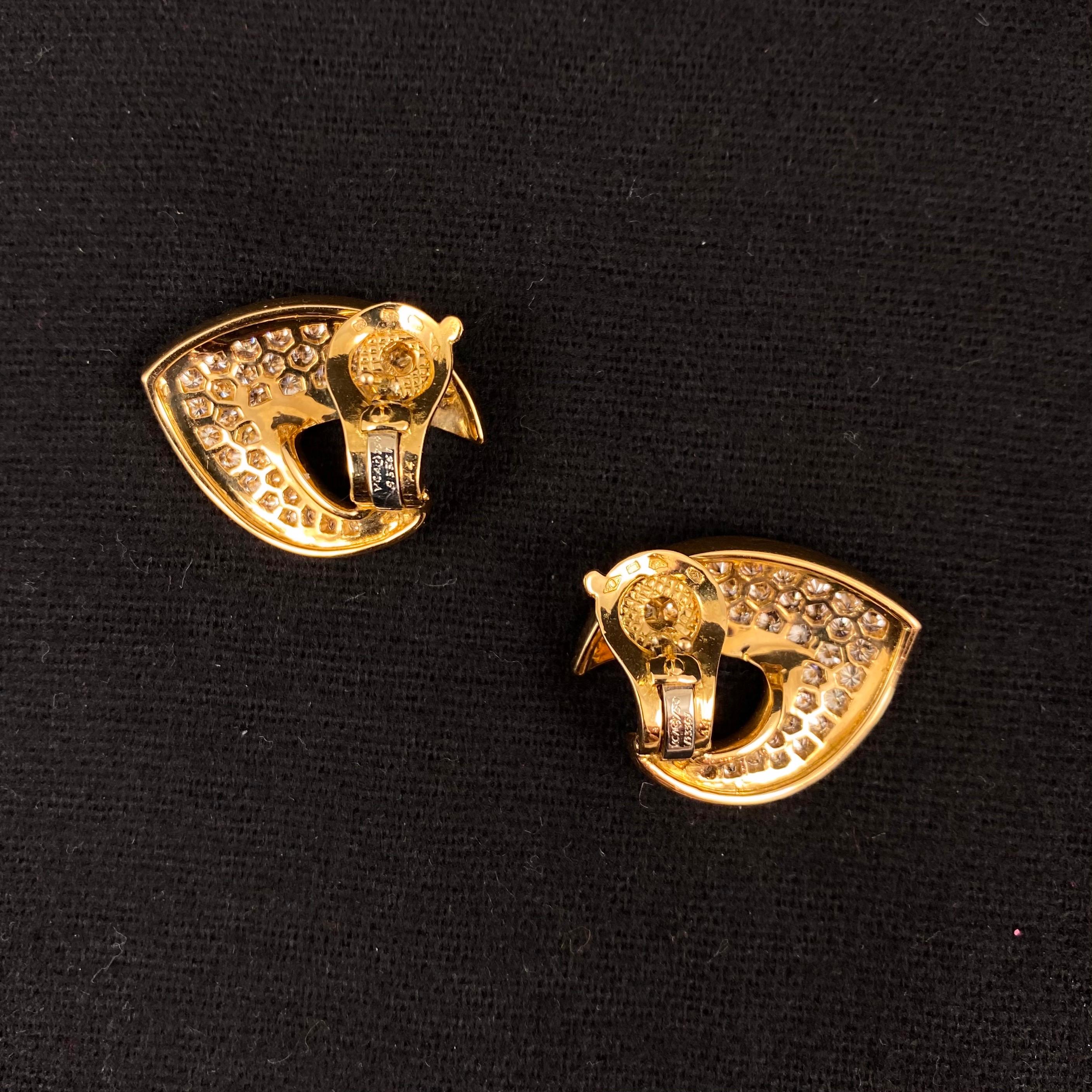 VCA Van Cleef & Arpels Vintage Diamond Leaf Earrings Yellow Gold, French, 1970s For Sale 4