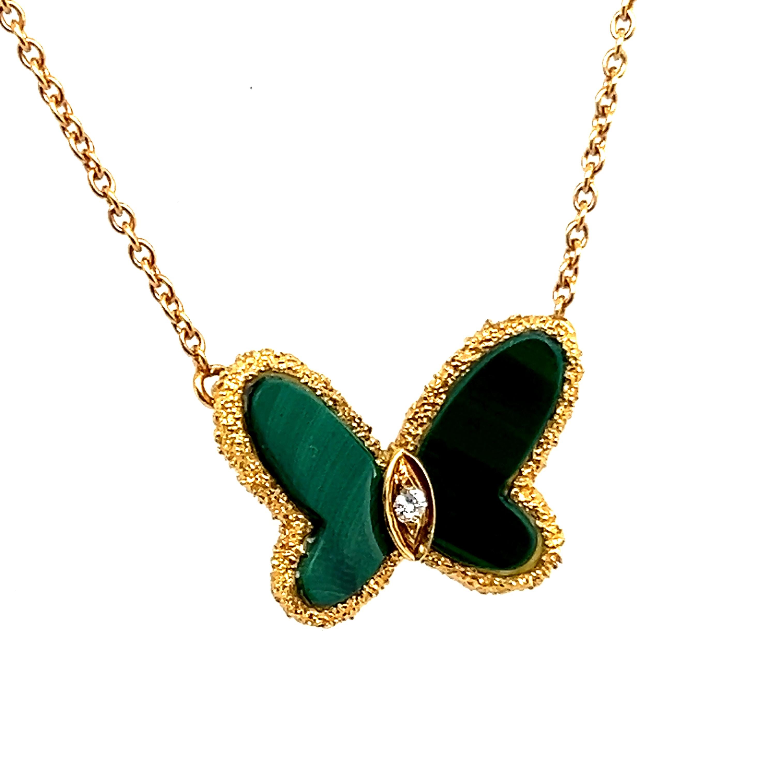 Women's or Men's VCA Vintage Alhambra Pendant Necklace with Malachite & Diamonds in 18 Karat Gold For Sale