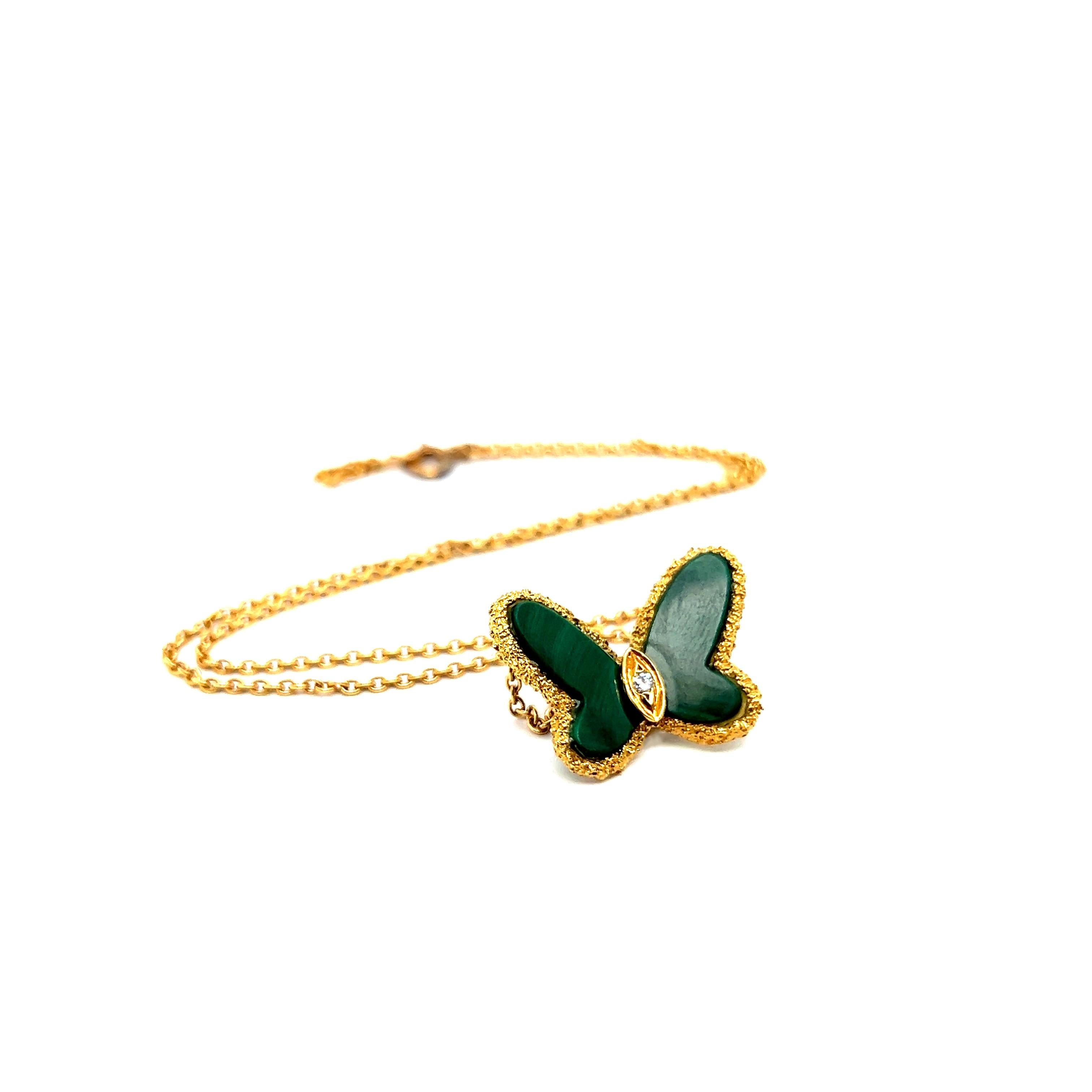 VCA Vintage Alhambra Pendant Necklace with Malachite & Diamonds in 18 Karat Gold 1