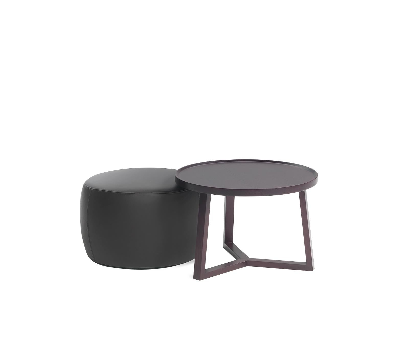 Side table in solid wood available in wenge or Canaletto walnut. Two different heights are available.