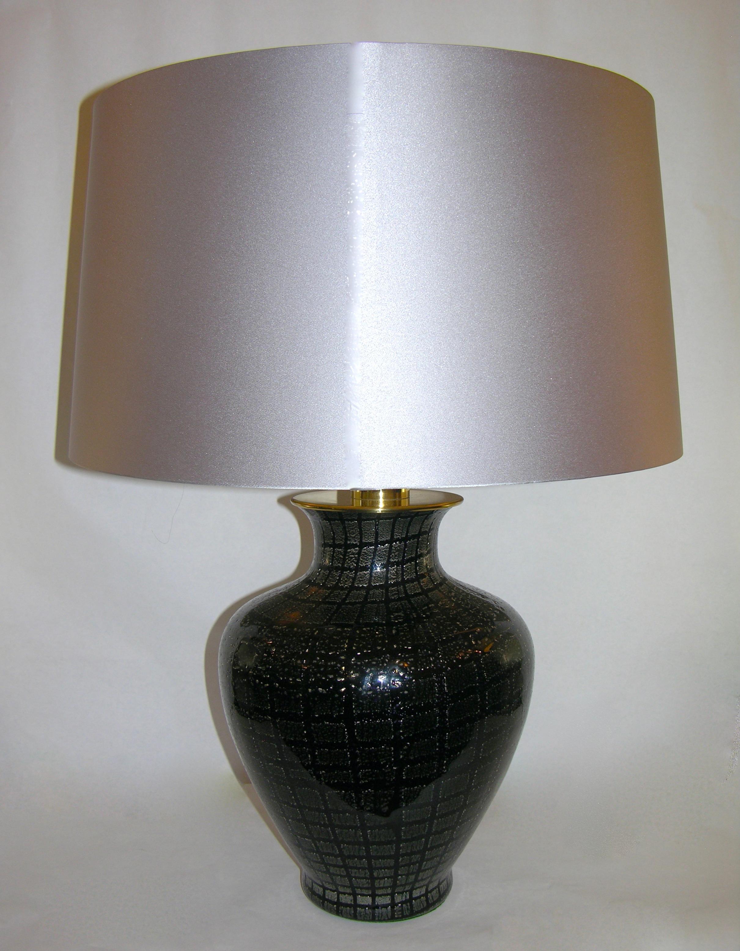 VeArt 1960s Italian Pair of Copper Silver Speckles Black Murano Glass Urn Lamps For Sale 5