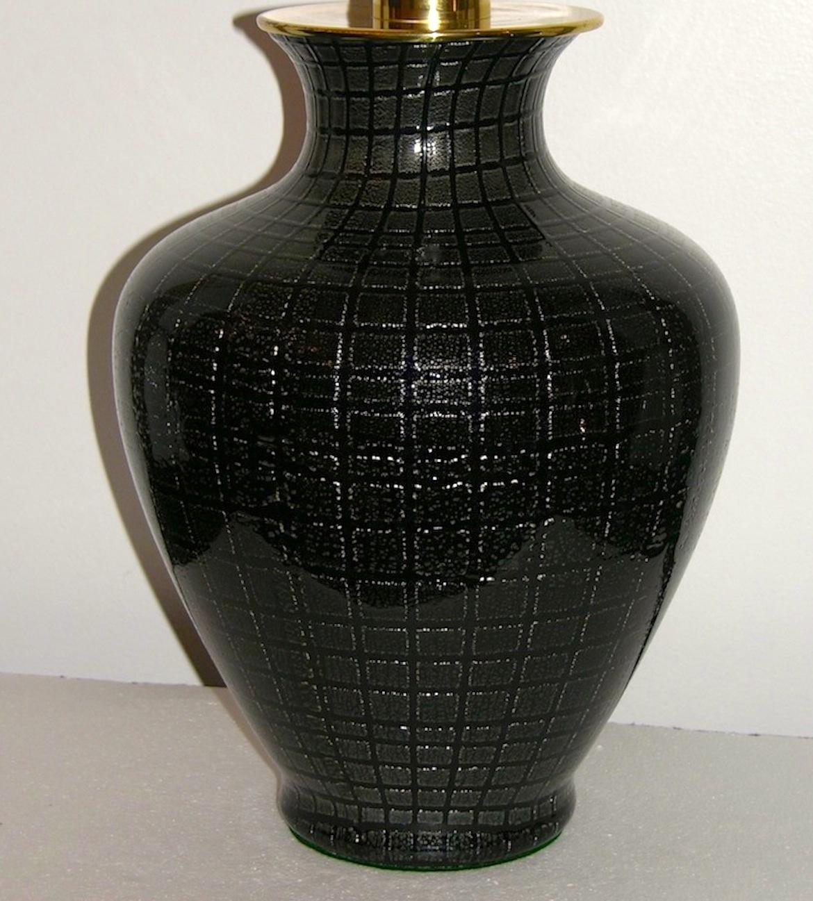 VeArt 1960s Italian Pair of Copper Silver Speckles Black Murano Glass Urn Lamps For Sale 2
