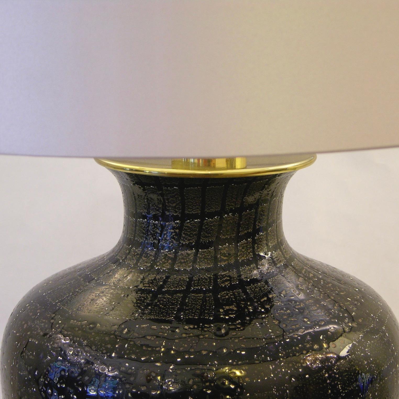 VeArt 1960s Italian Pair of Copper Silver Speckles Black Murano Glass Urn Lamps For Sale 3