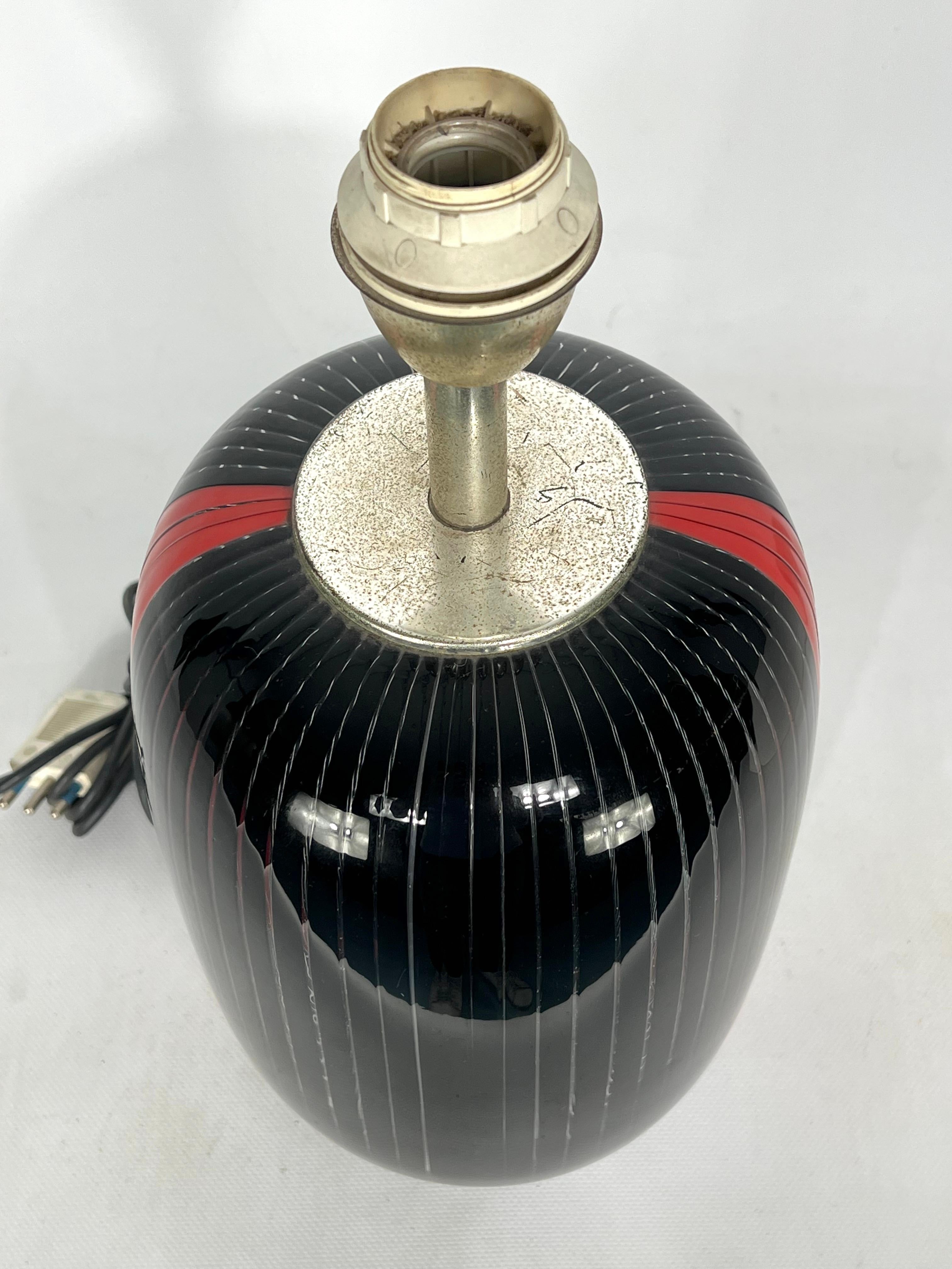 VeArt, black and red Murano glass table lamp from 70s. Labeled For Sale 5
