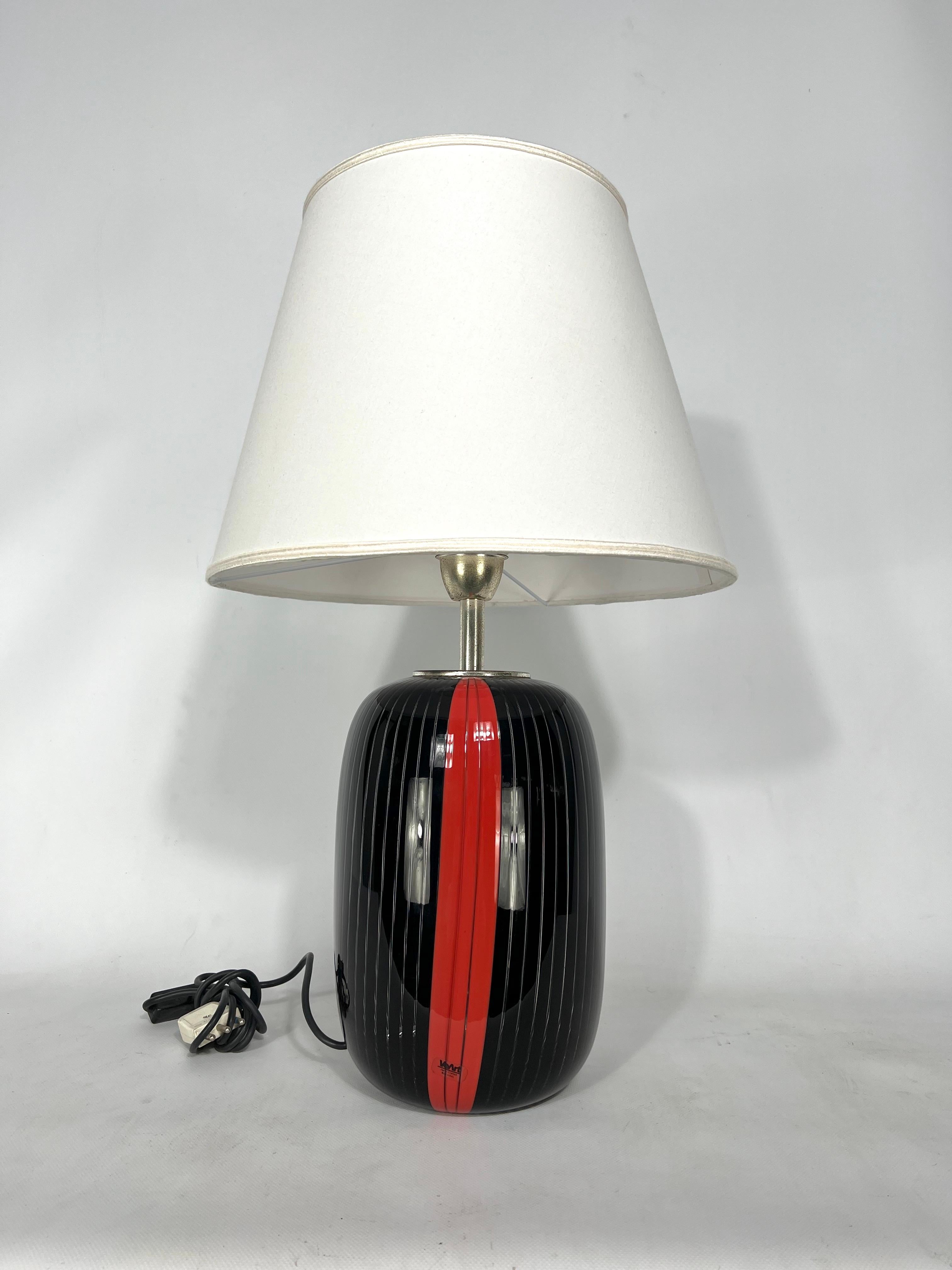 Good vintage condition with trace of age and use for this table lamp produced in Italy during the 70s by VeArt. Oxidation on the metal parts. Labeled. It mounts one socket for E27 lamp. Full working with EU standard, adaptable on demand for USA