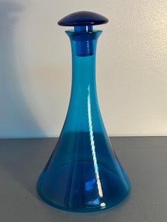 Carafe en verre bleu italien VeArt avec motif en spirale et bouchon