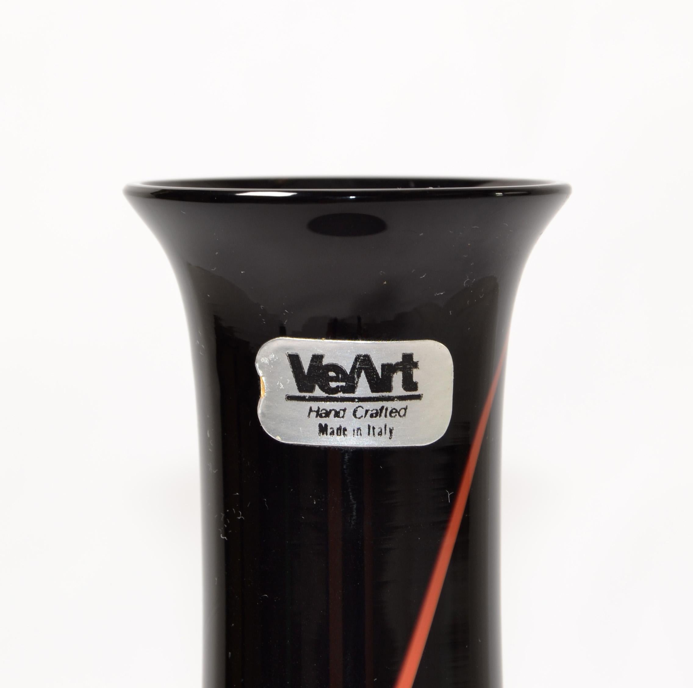 20ième siècle VeArt Italy Murano Art Glass Bud Vases Black Red Swirl Cone Mid-Century Modern  en vente