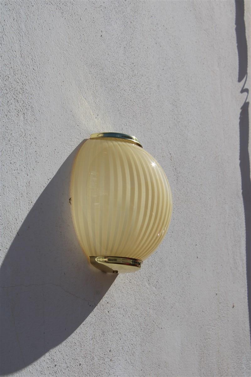 Veart Round Wall Light Gold Murano glass Brass parts 1970s Italy In Good Condition For Sale In Palermo, Sicily