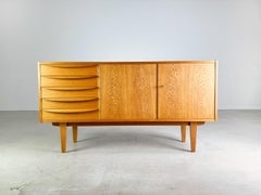 VEB DW Aparador Hellerau 602 Mediados de siglo Franz Ehrlich Eiche