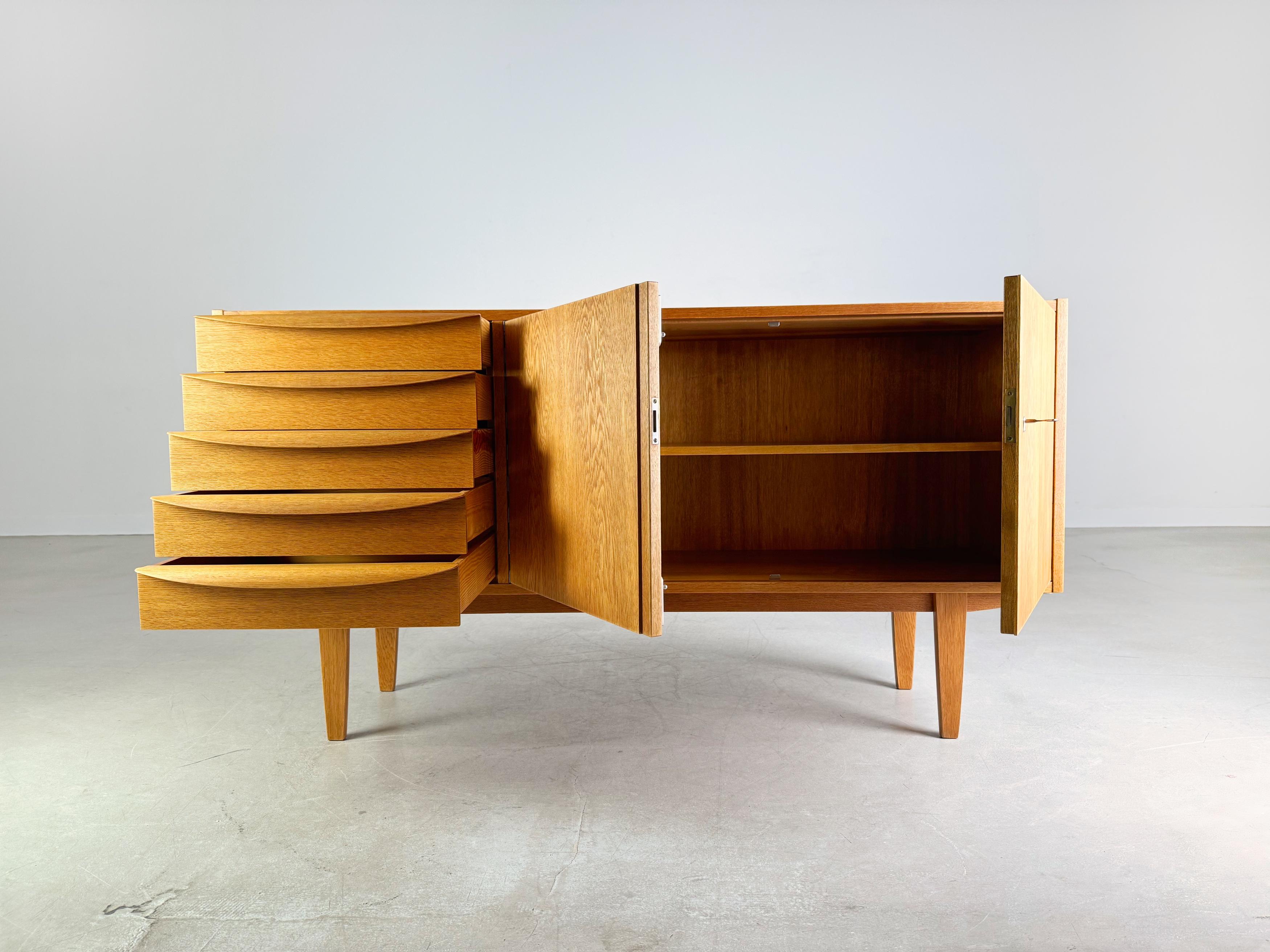 Swiss VEB DW Hellerau Sideboard 602 Midcentury Franz Ehrlich Eiche For Sale