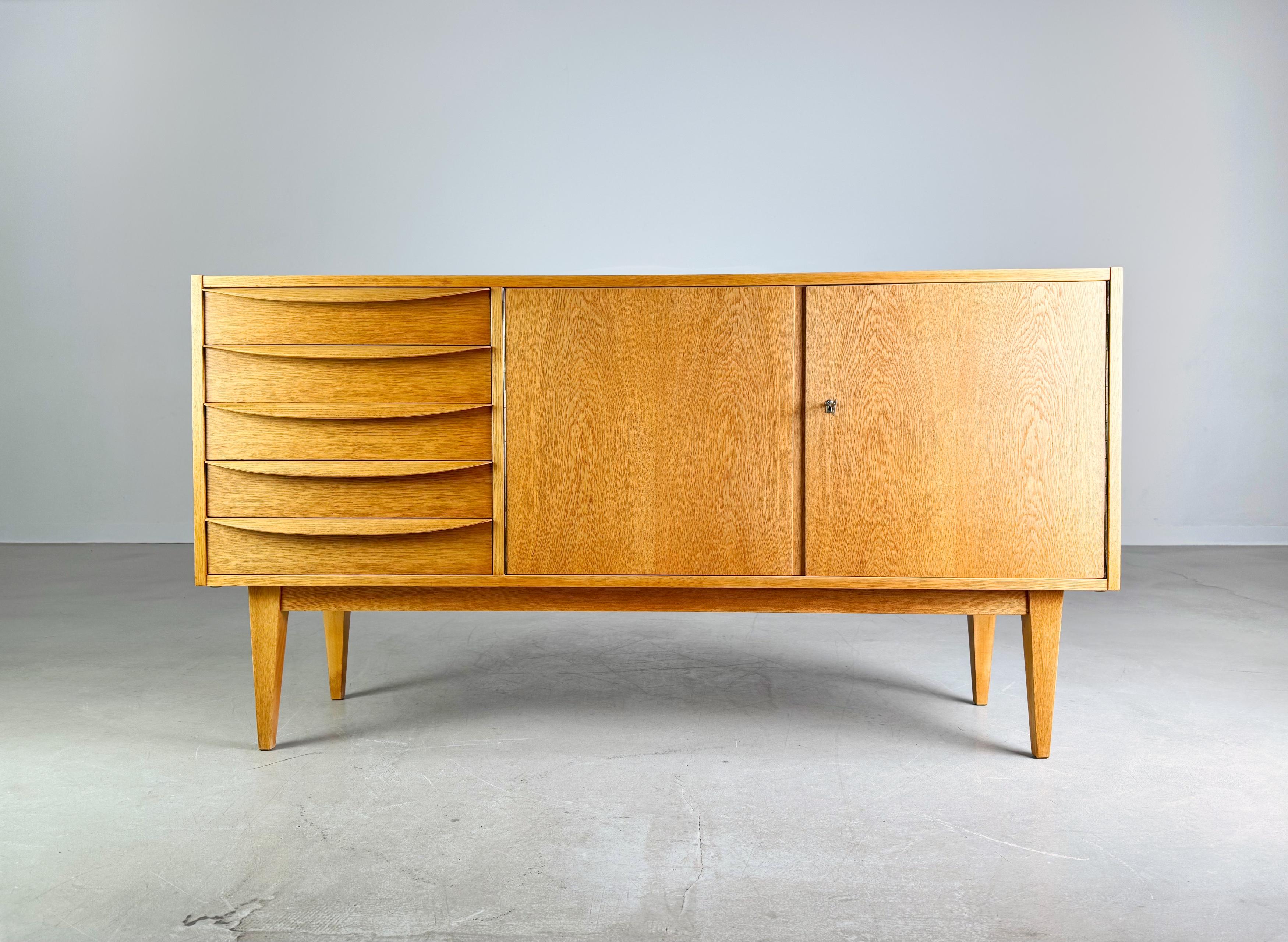 Mid-Century Modern VEB DW Hellerau 602 Vintage Franz Ehrlich Eiche en vente