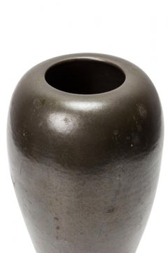 VEB KKF Vase en céramique émaillée gris foncé métallisé du milieu du siècle dernier
