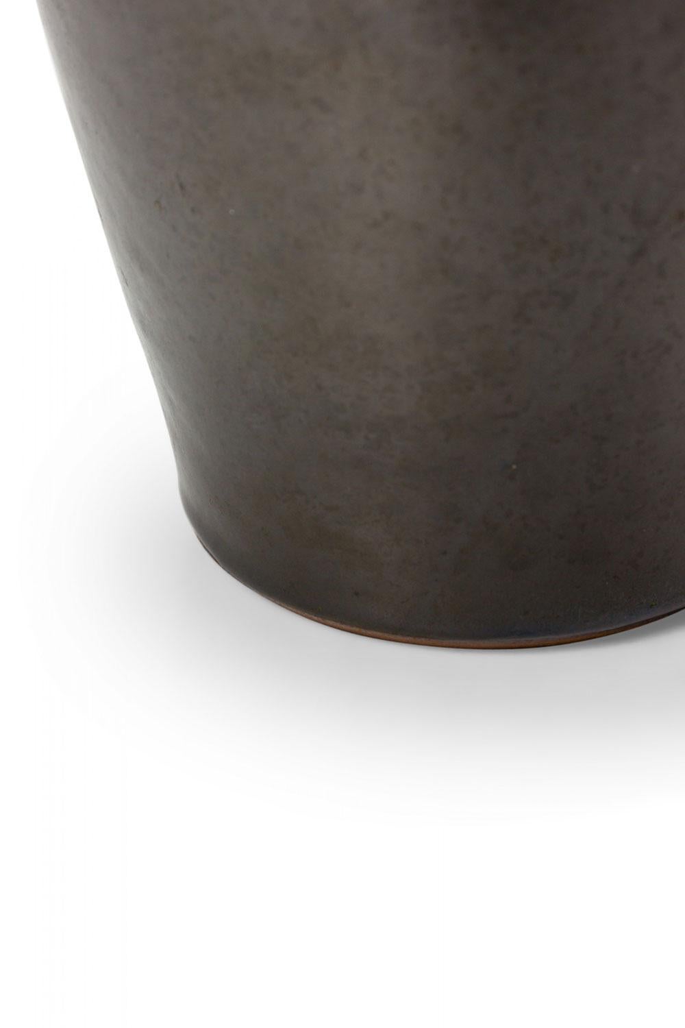 Tedesco VEB KKF German Mid-Century Dark Gray Metallic Glazed Ceramic Vase in vendita