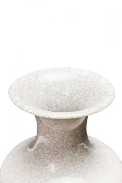 VEB Lichte Vaso tedesco di metà secolo in ceramica smaltata bianca e crepata