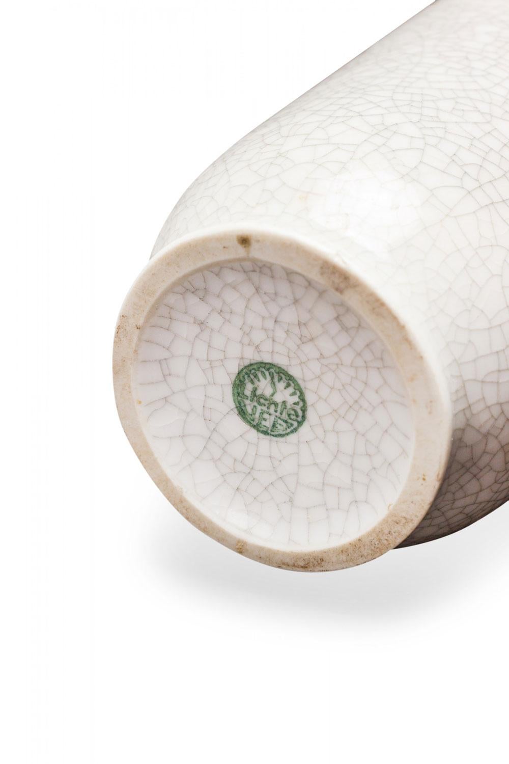 VEB Lichte German Mid-Century White Crackle Glazed Ceramic Vase In condizioni buone in vendita a Queens, NY