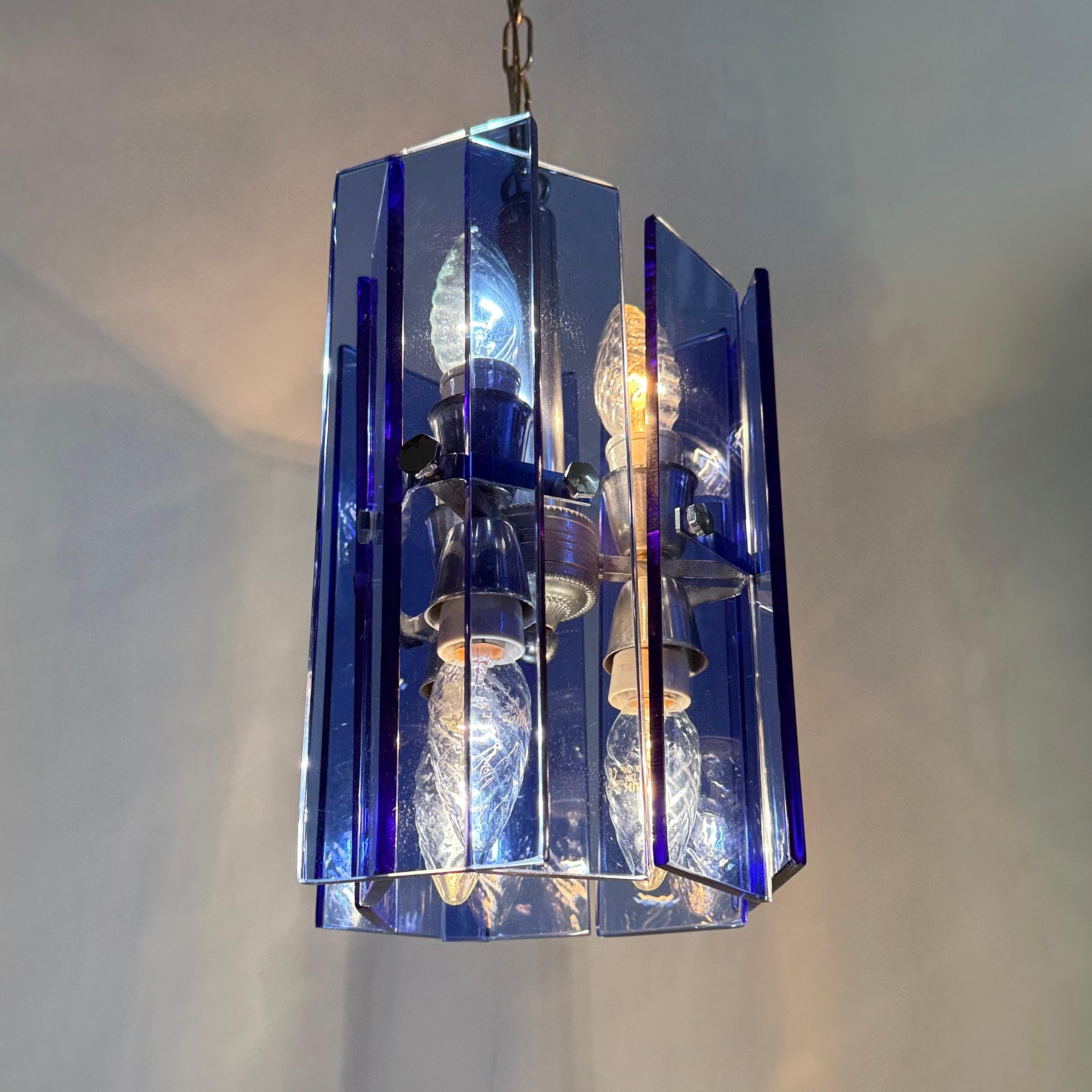 Fine XX secolo Lampada a sospensione in vetro blu Veca, Italia anni '70 in vendita
