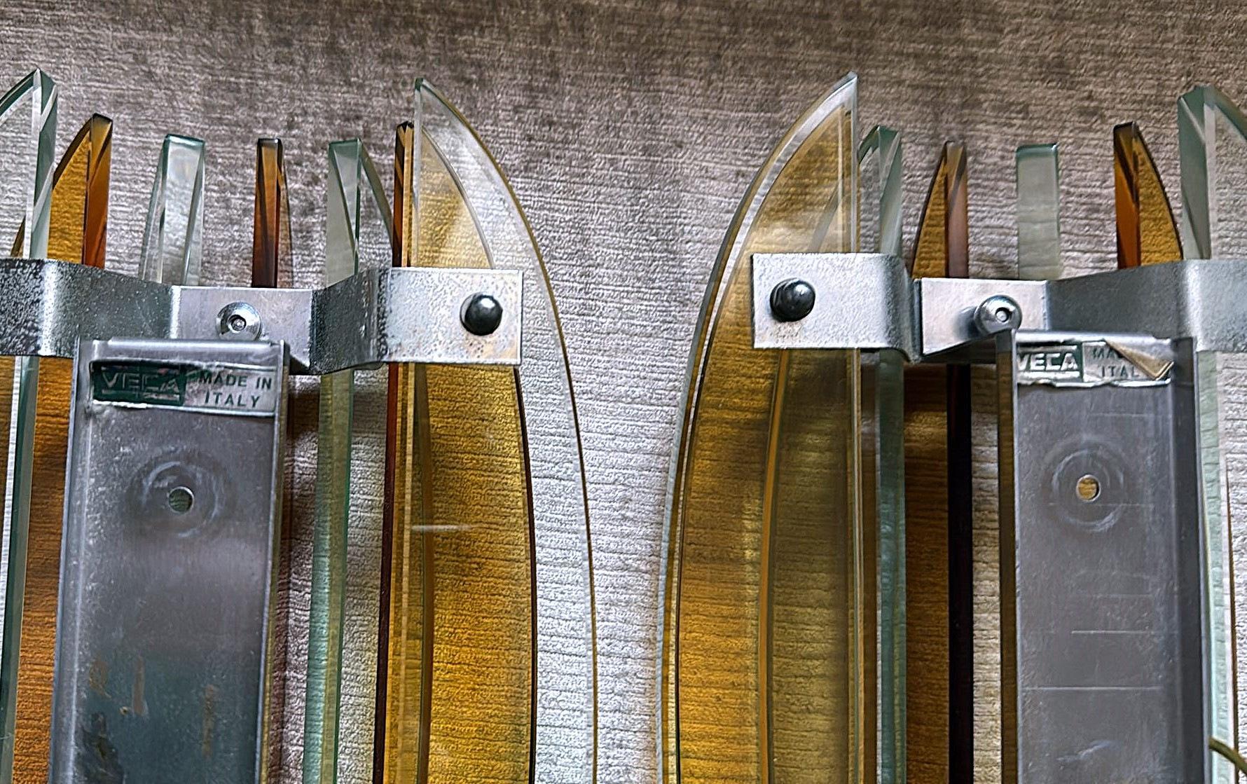 Paire d'appliques murales italiennes Veca pour Fontana Arte en acier et cristal en vente 3