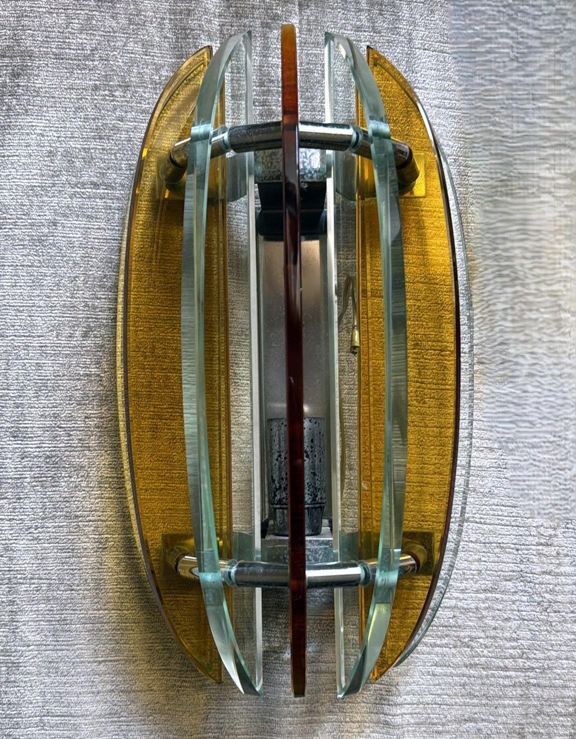 Paire d'appliques murales italiennes Veca pour Fontana Arte en acier et cristal en vente 6