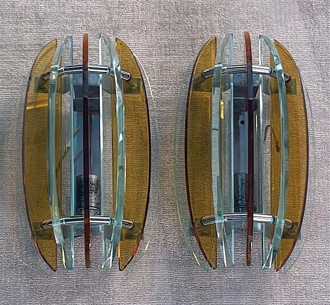 Galvanisé Paire d'appliques murales italiennes Veca pour Fontana Arte en acier et cristal en vente
