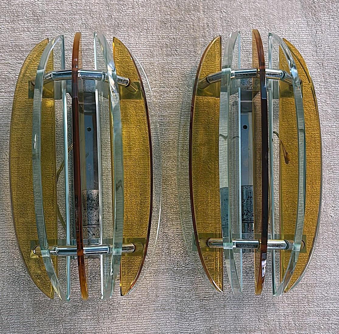 Paire d'appliques murales italiennes Veca pour Fontana Arte en acier et cristal Bon état - En vente à Prato, Tuscany