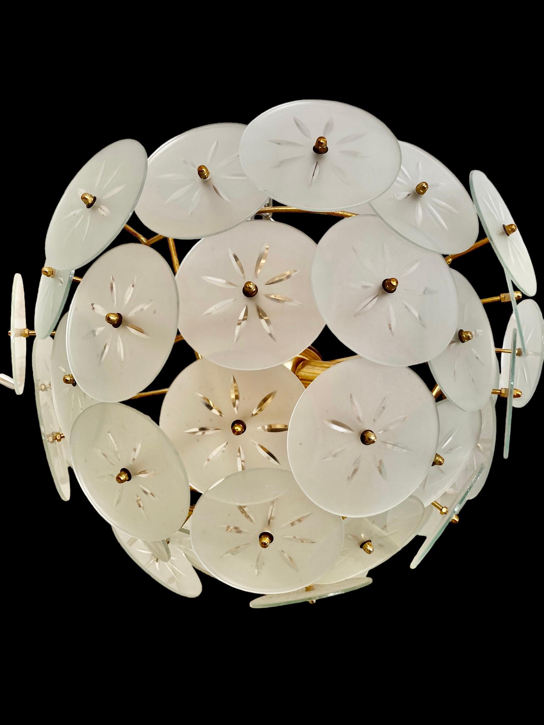 VECA sconce glass with flower glass. The design and the quality of the glass make this piece the best in design.
This Sconce are in good condition.
VECA is an Italian company known for its high quality handcrafted lighting. The company, which has