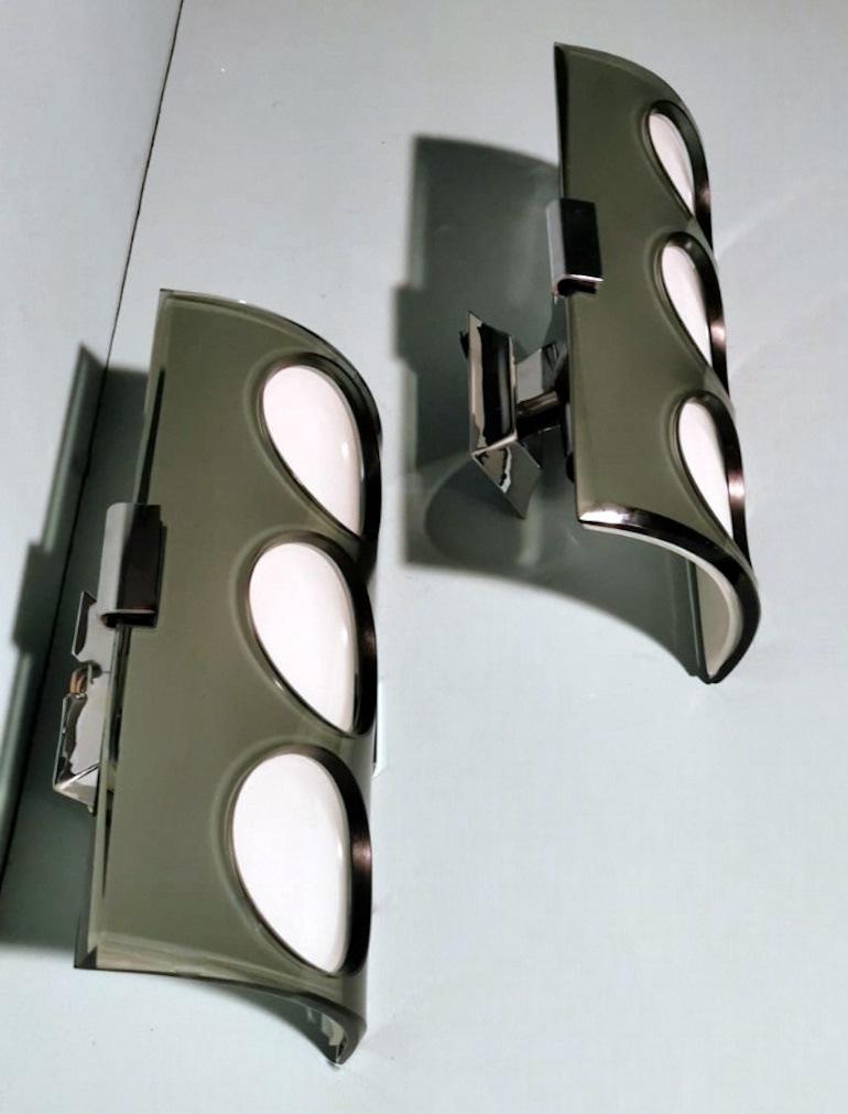 Coppia di applique in stile Veca con doppia lastra di vetro in due colori In condizioni buone a Prato, Tuscany