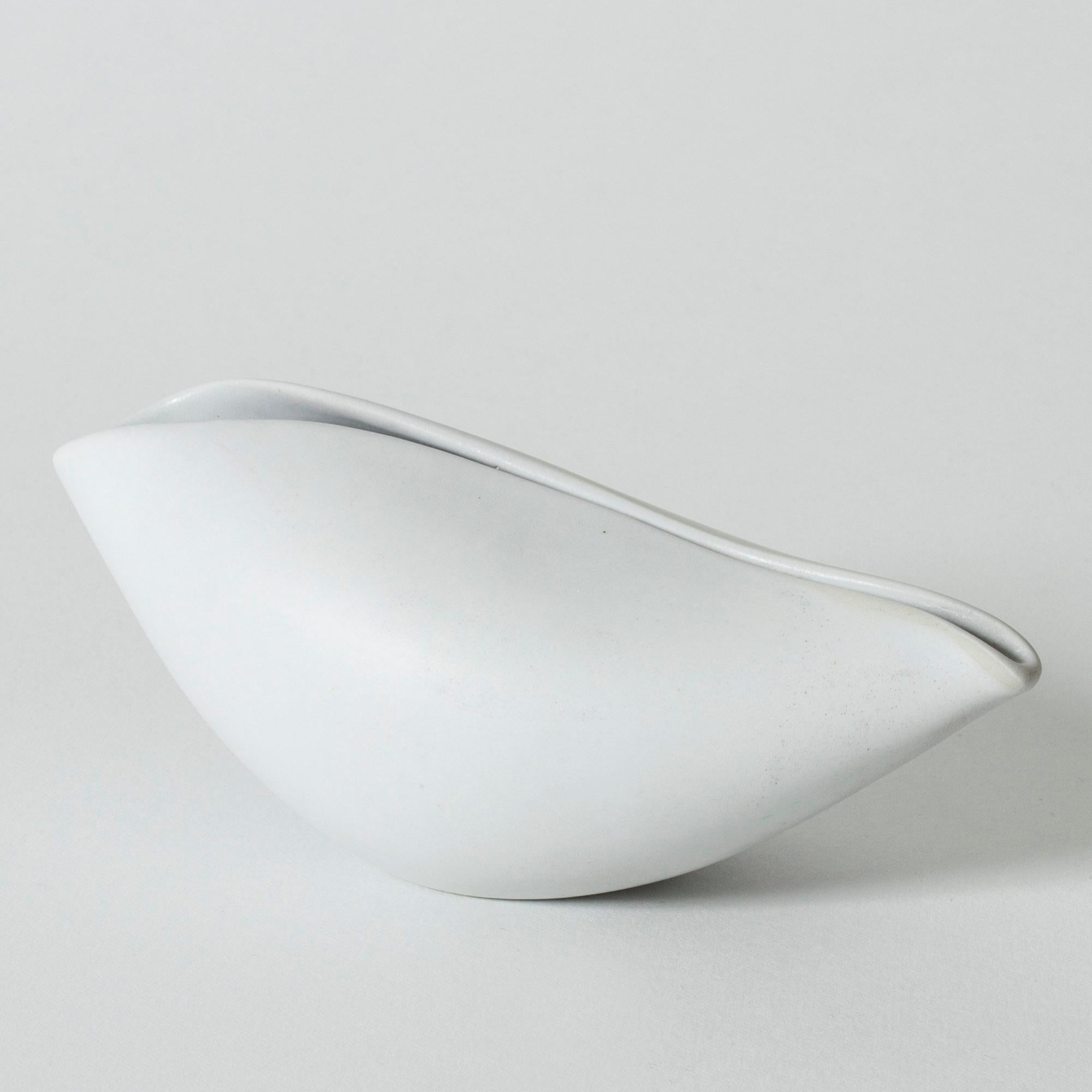 Lovely “Veckla” bowl by Stig Lindberg, in smooth, white carrara stoneware. Folded, oval form.