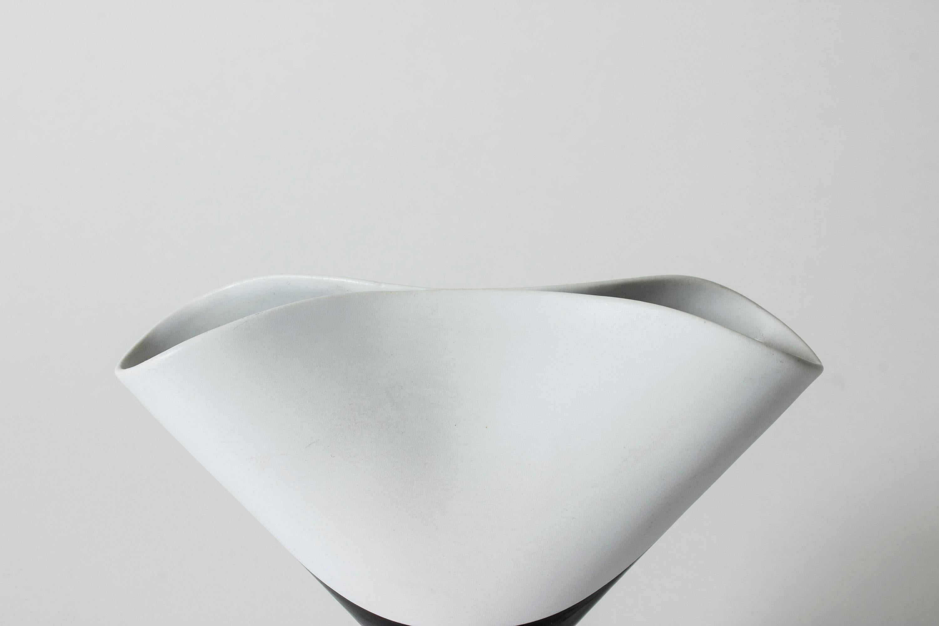 “Veckla” Vase by Stig Lindberg In Good Condition For Sale In Stockholm, SE