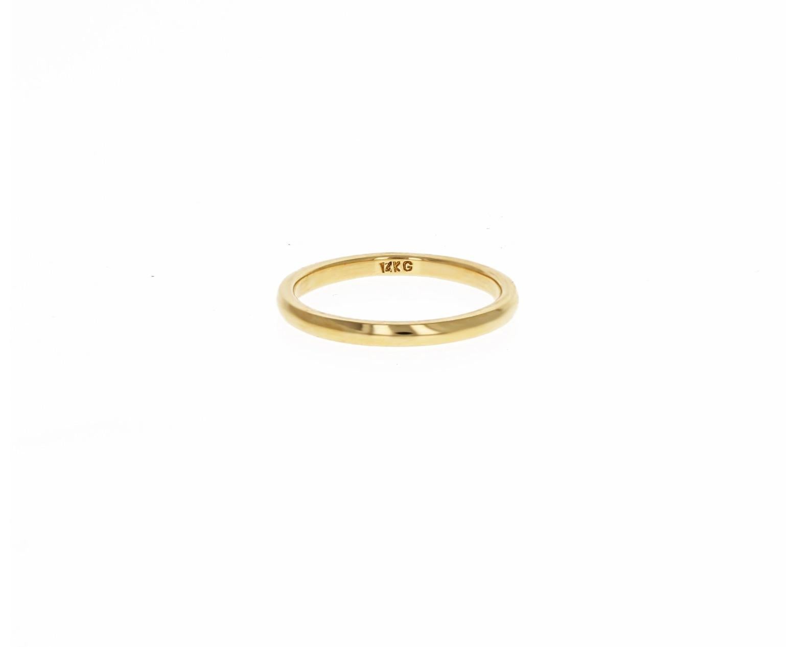 Contemporary Vega Band 14 Karat Gold