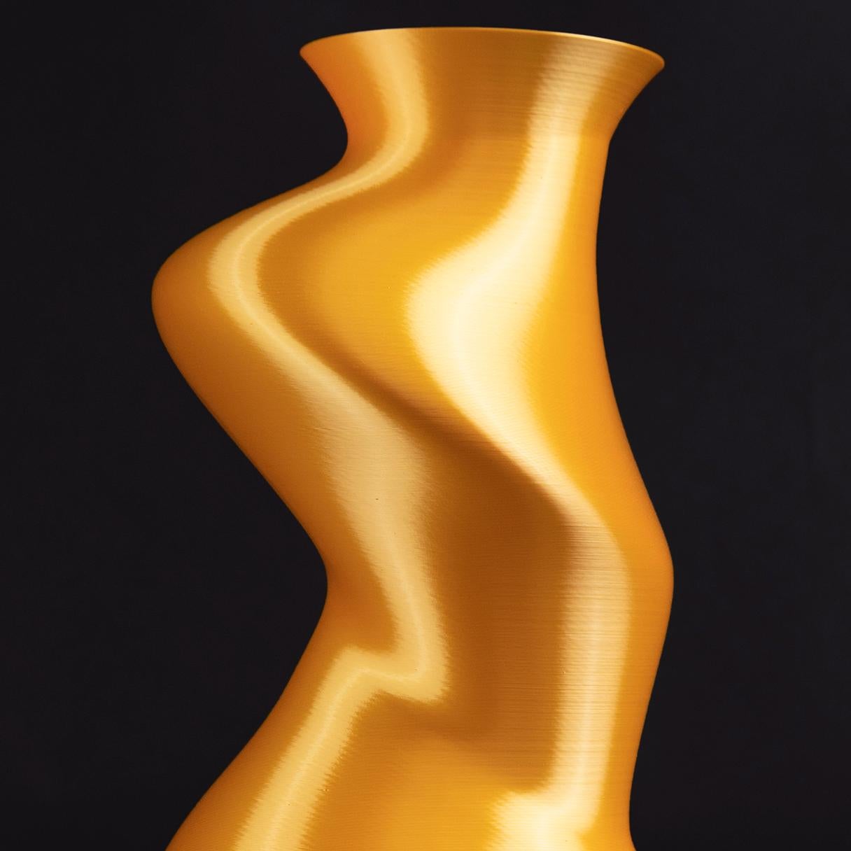 Resin Vega, Gold Contemporary Sustainable Vase-Sculpture For Sale