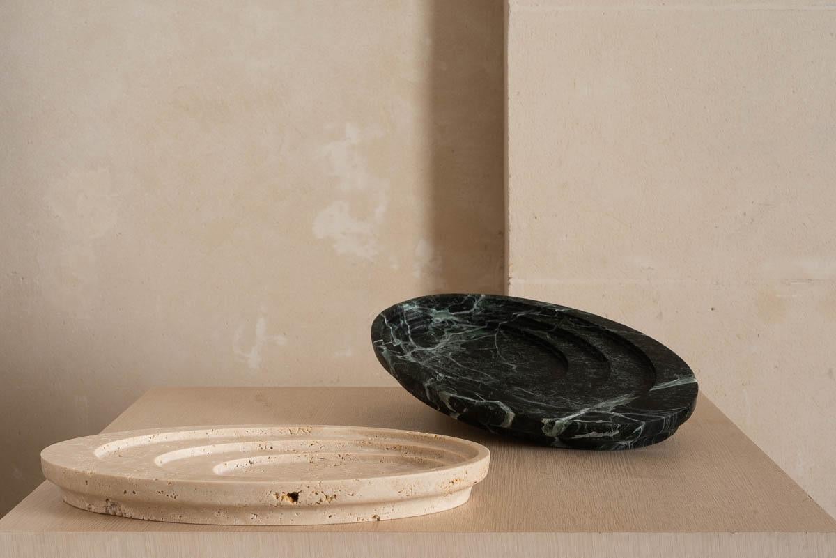 Fatto a mano Vega Tray Vaso per fiori e portacandele in marmo in vendita