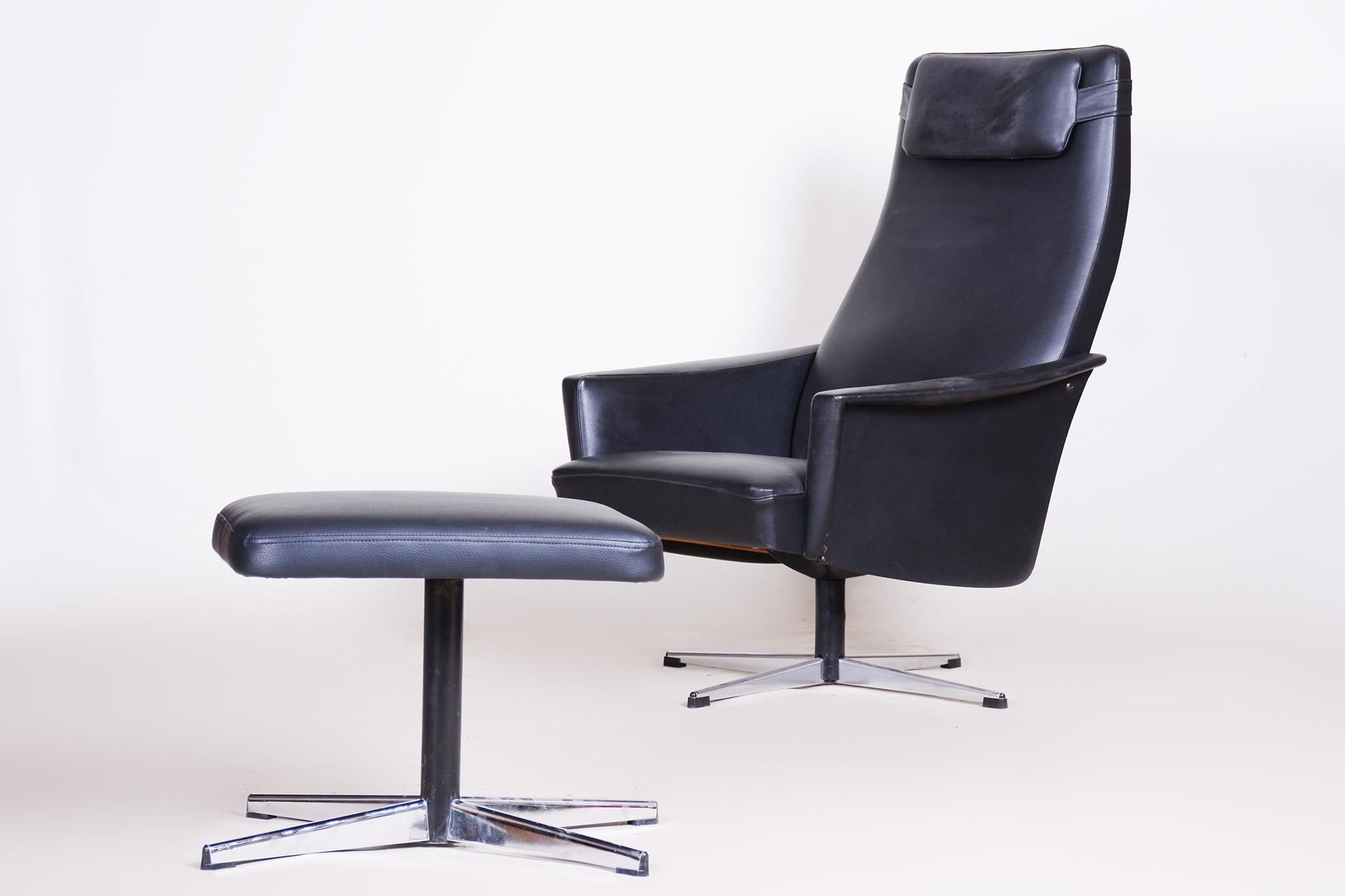 Vegan Leather Bauhaus Swivel Chair with Foot Stool, Made in 1960s Czechia For Sale 3