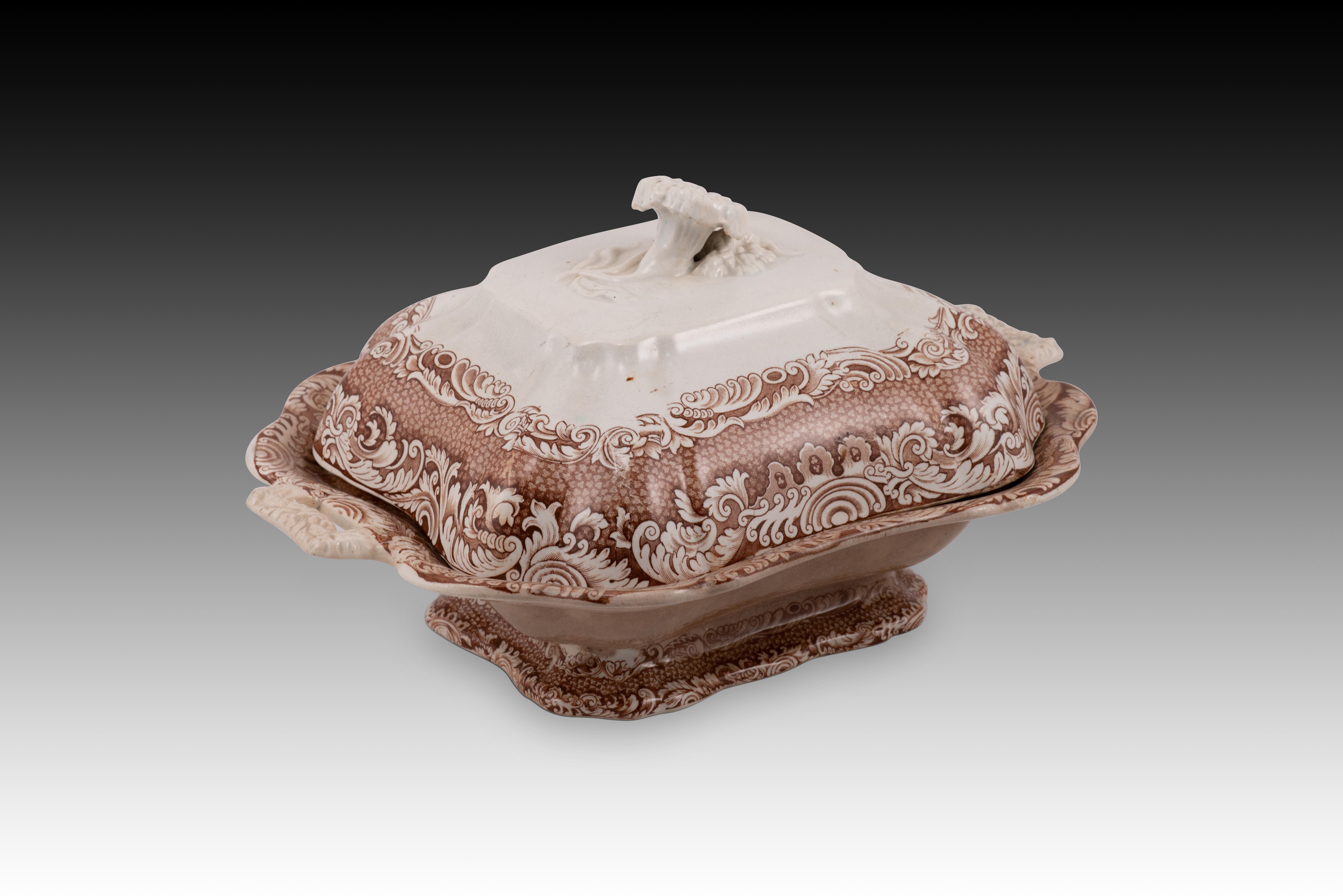 Vegetable bowl with lid, Morro Castle, Havana, Cuba. Earthenware. Sargadelos, 19th century.
 It has minor flaws. 
Vegetable bowl with handles and a lid on which a landscape can be seen, identified with a text (Morro Castle, Havana, Cuba), enhanced