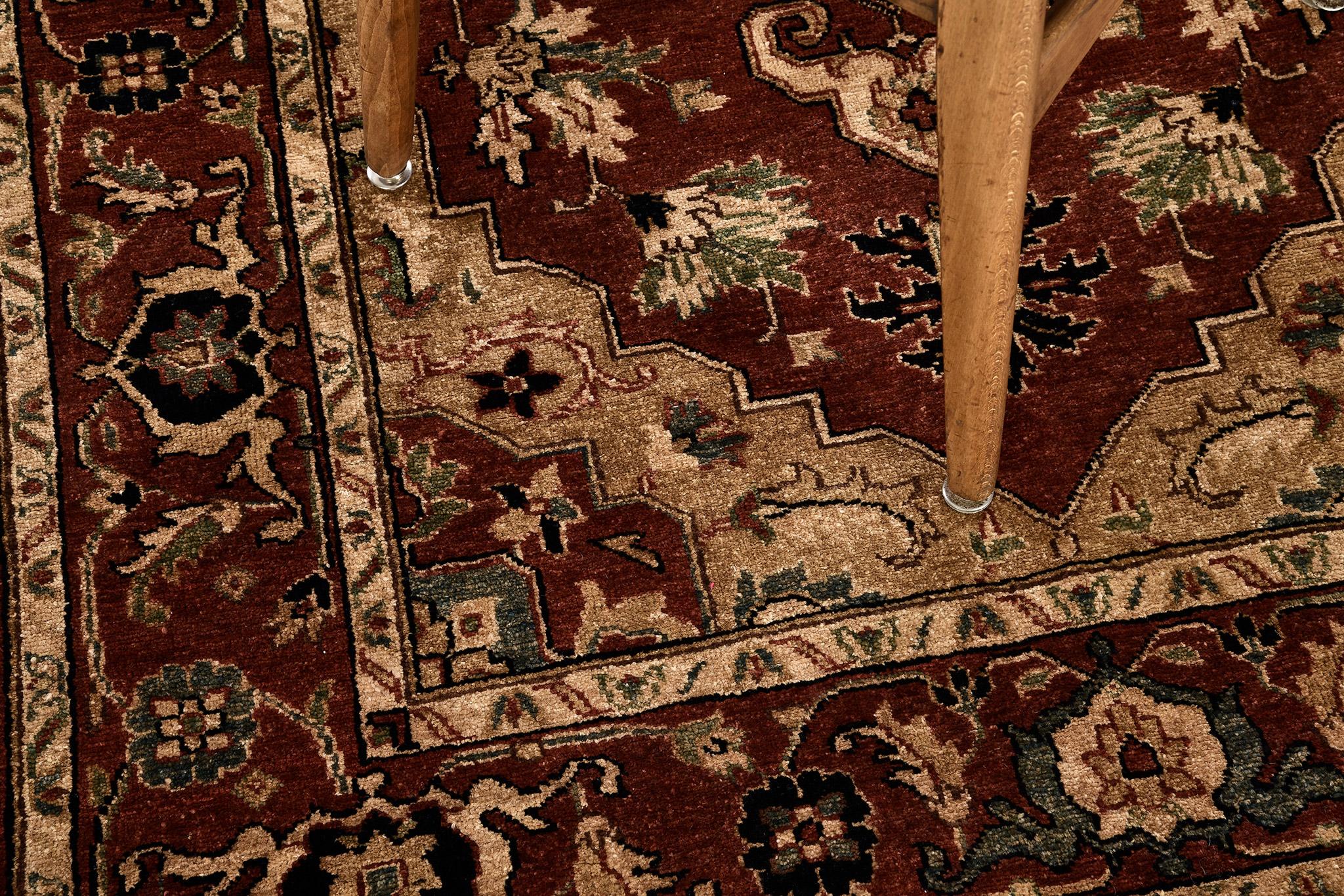 Noué à la main Tapis végétal Serapi Design Revive en vente