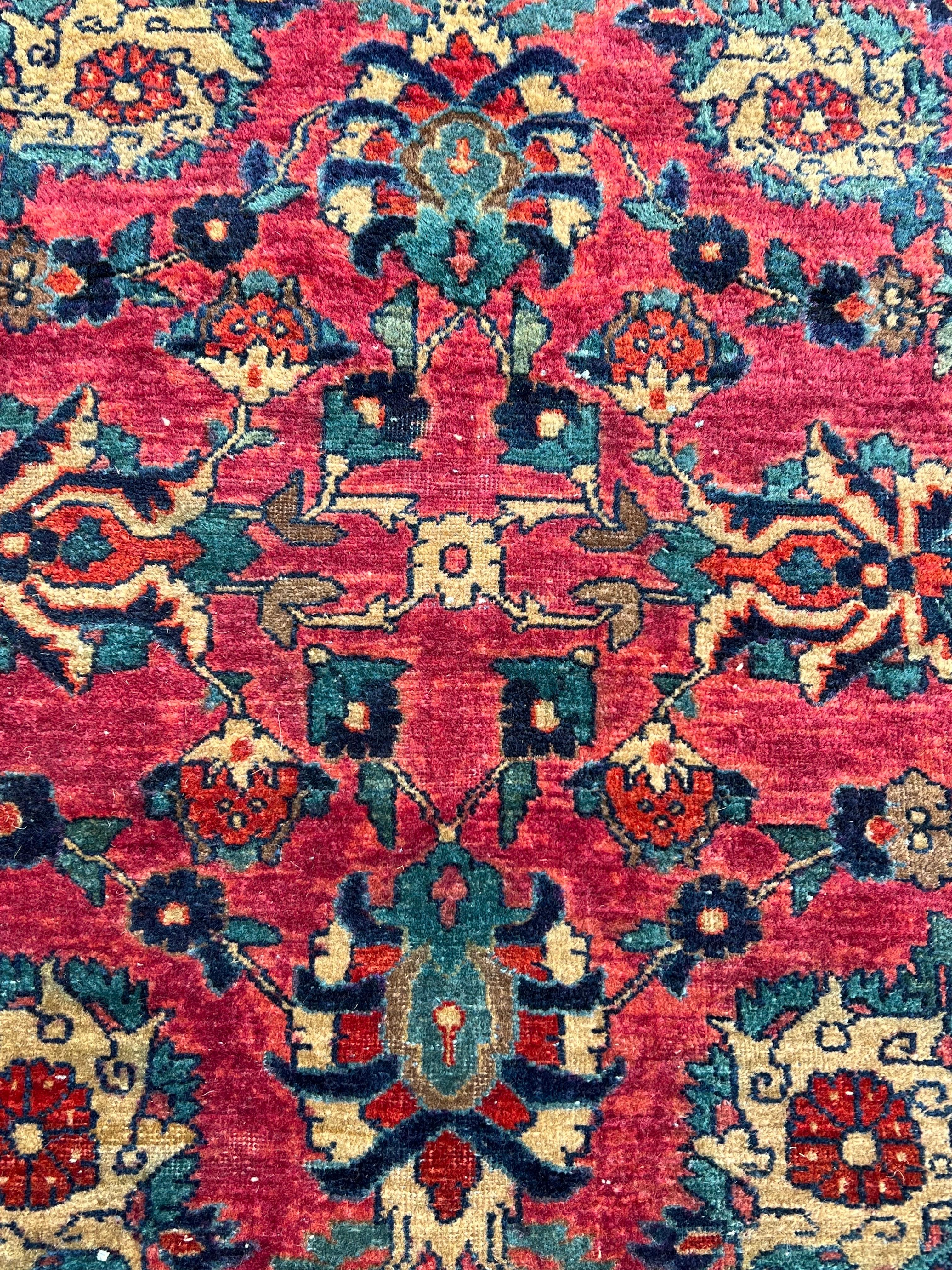 Hand-Woven Vegetable Dyed Mid 20th Century Persian Rug 5' x 7' For Sale