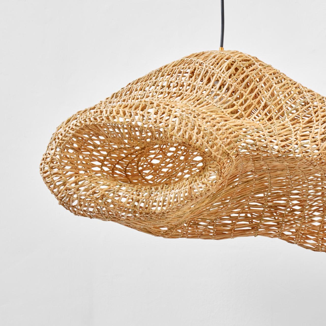 Peruviano Lampada a sospensione Cloud N°11 di Estudio Rafael Freyre in tessuto vegetale in vendita
