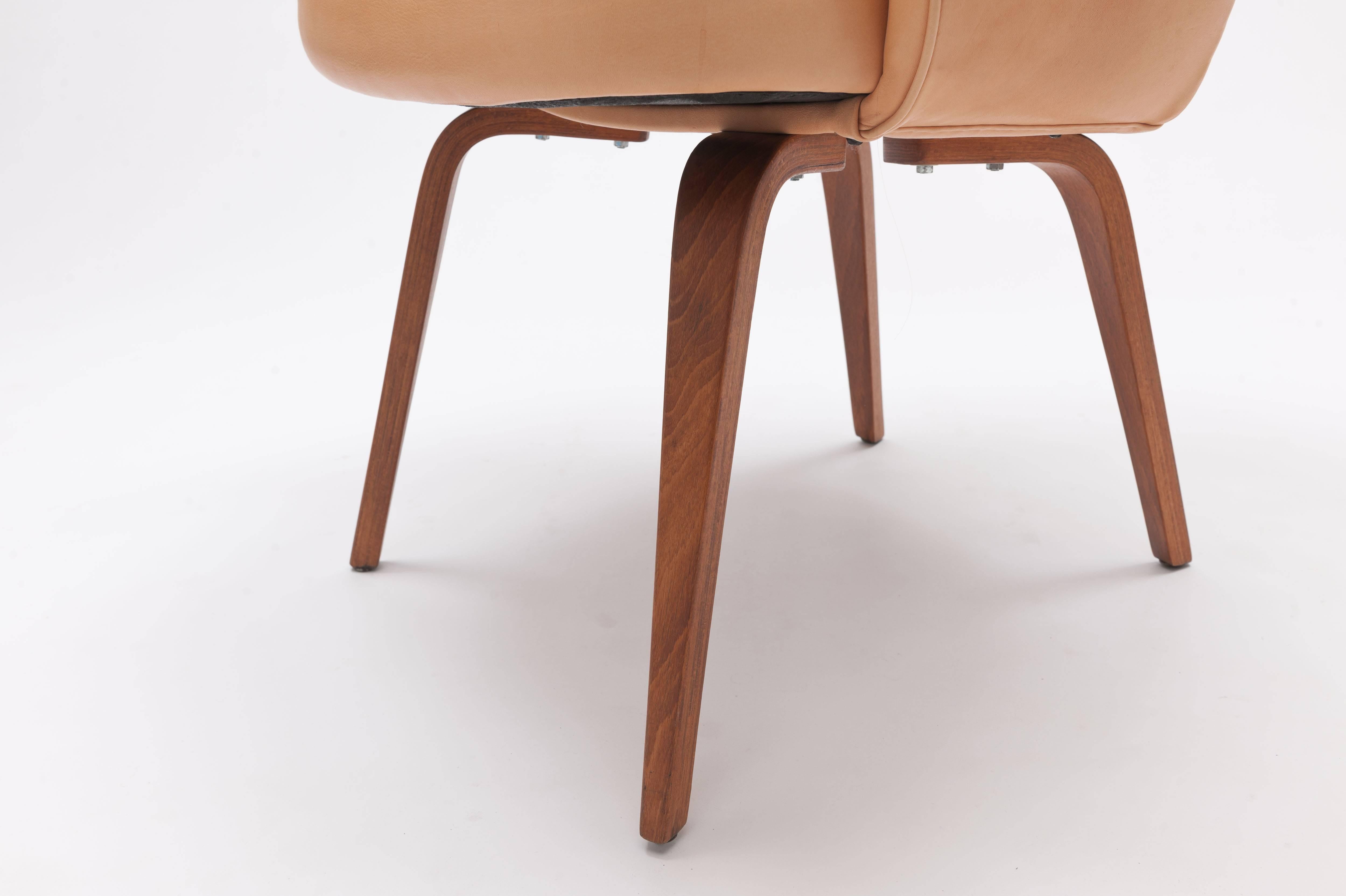 Vintage Leather Eero Saarinen, Knoll Conference Armchair with Wooden Legs 1