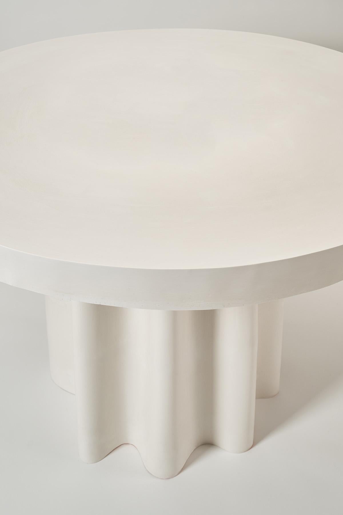 Veil Round Dining Table by Perler In New Condition For Sale In Geneve, CH