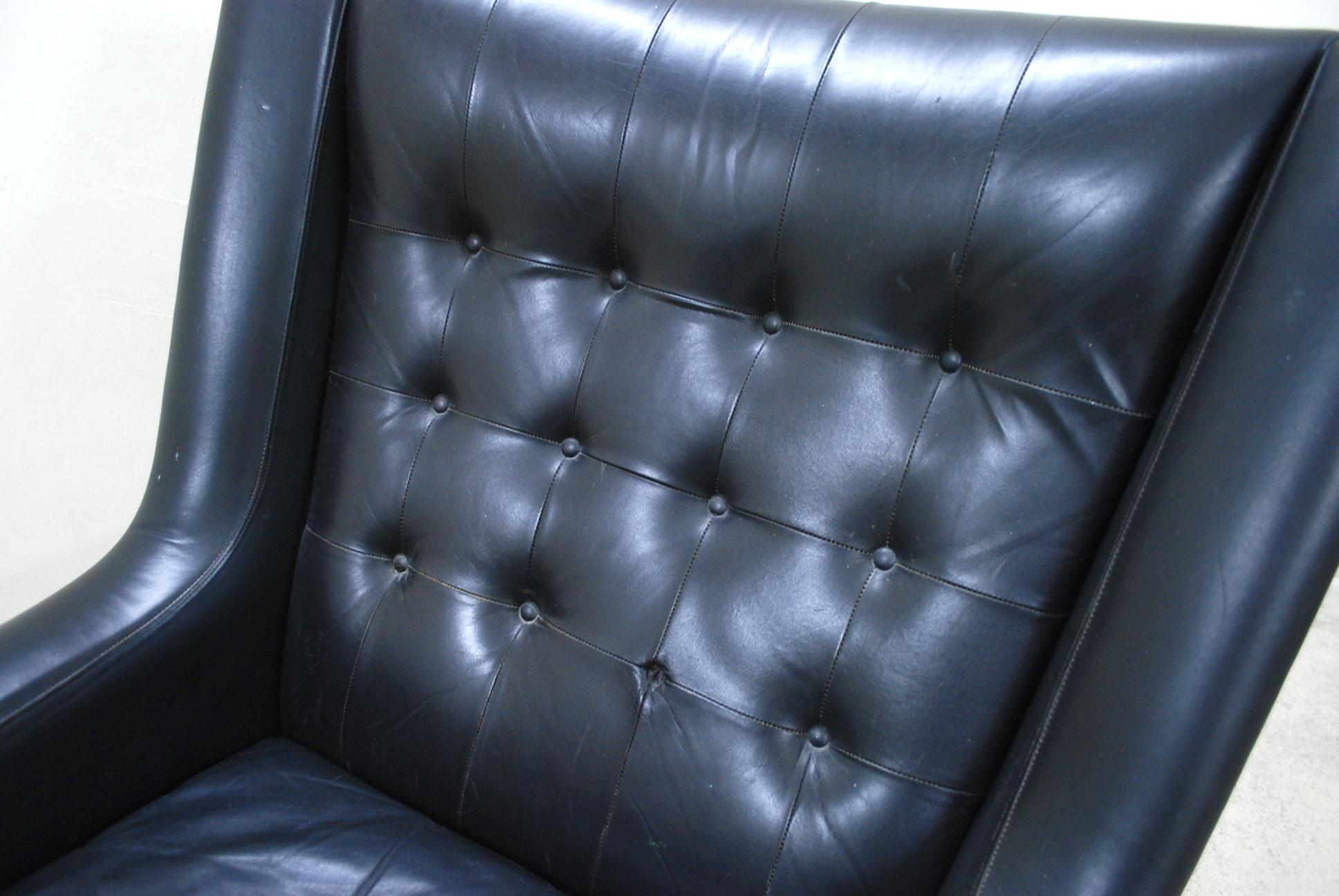 20th Century Vejen Polster Mobelfabrik Papa Bear Wingback Black Leather Lounge Chair For Sale