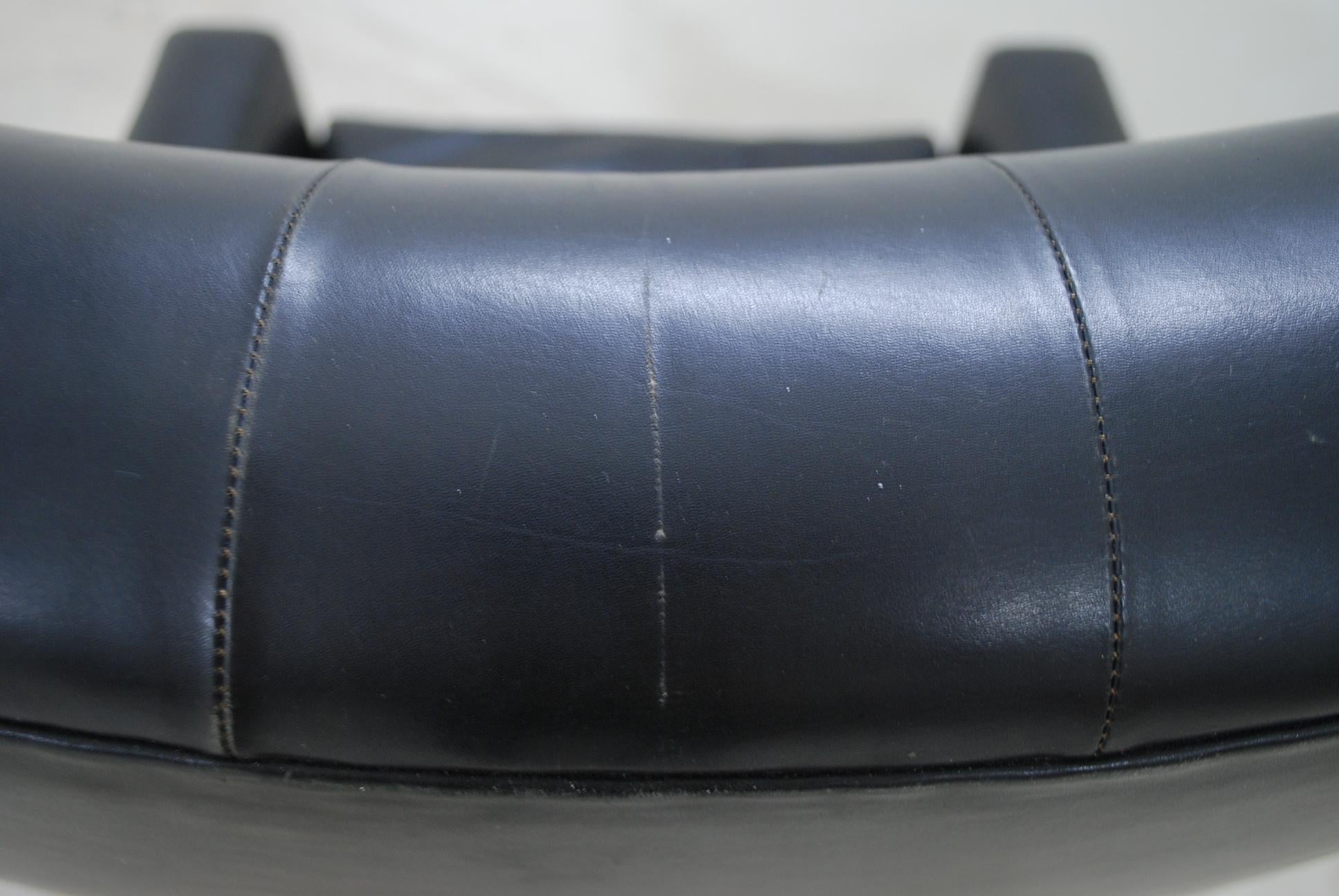 Vejen Polster Mobelfabrik Papa Bear Loungesessel aus schwarzem Leder mit Ohrensessel im Angebot 3