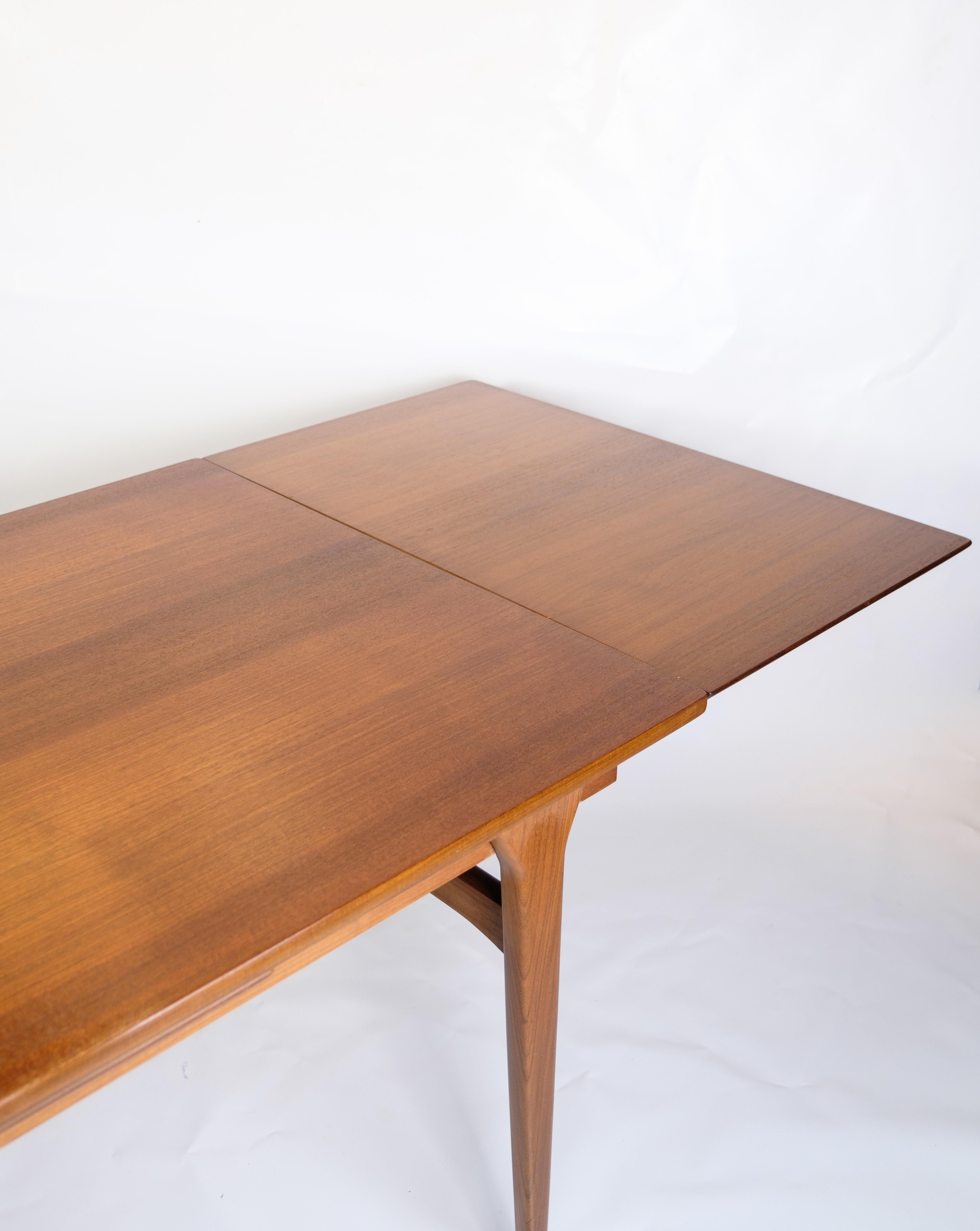 Teak Vejle Møbelfabrik's 1960s Danish Design Dining Table with Dutch Extension For Sale