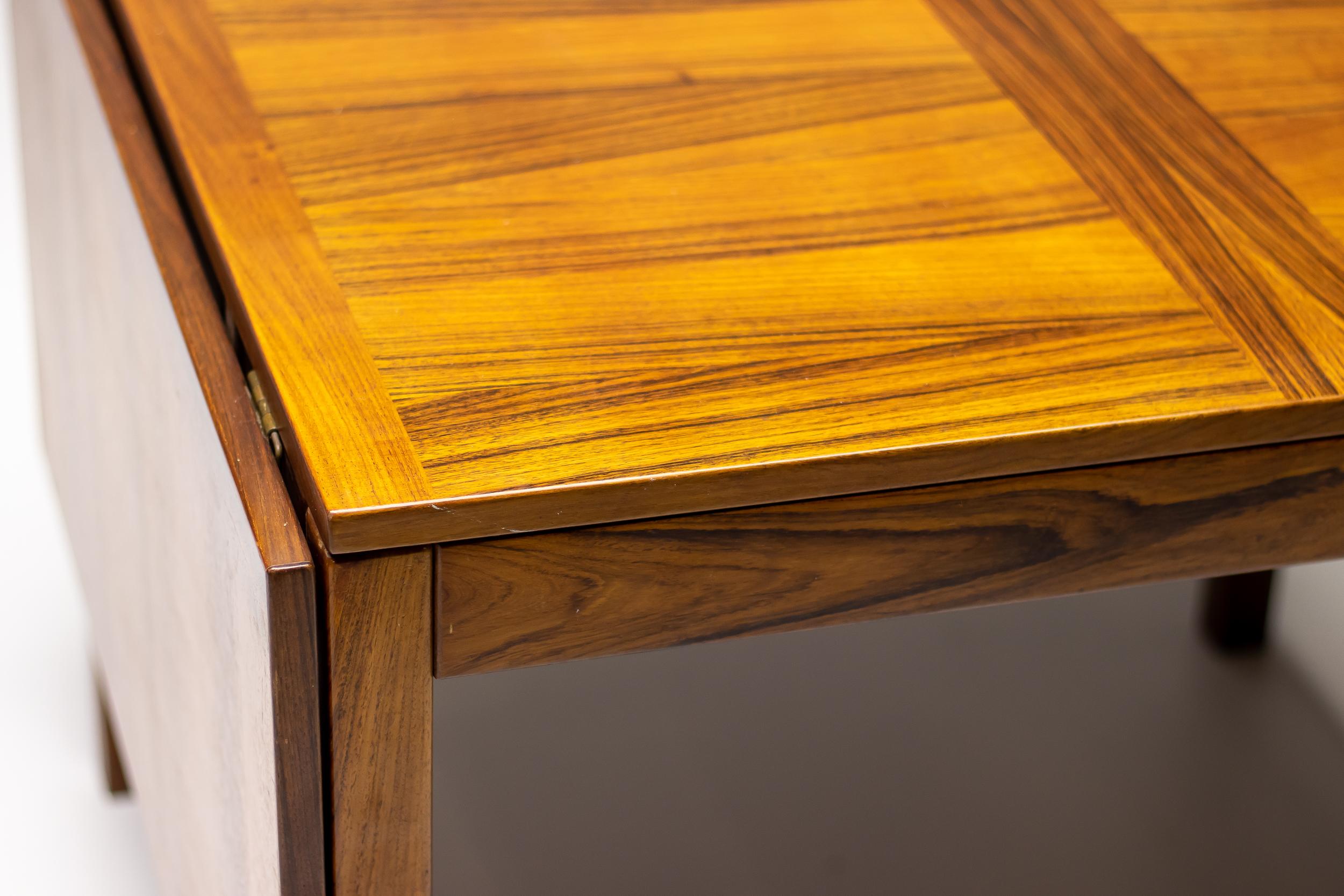 Vejle Rosewood Drop-Leaf Dining Table - Danish Mid-Century Modern Elegance en vente 6