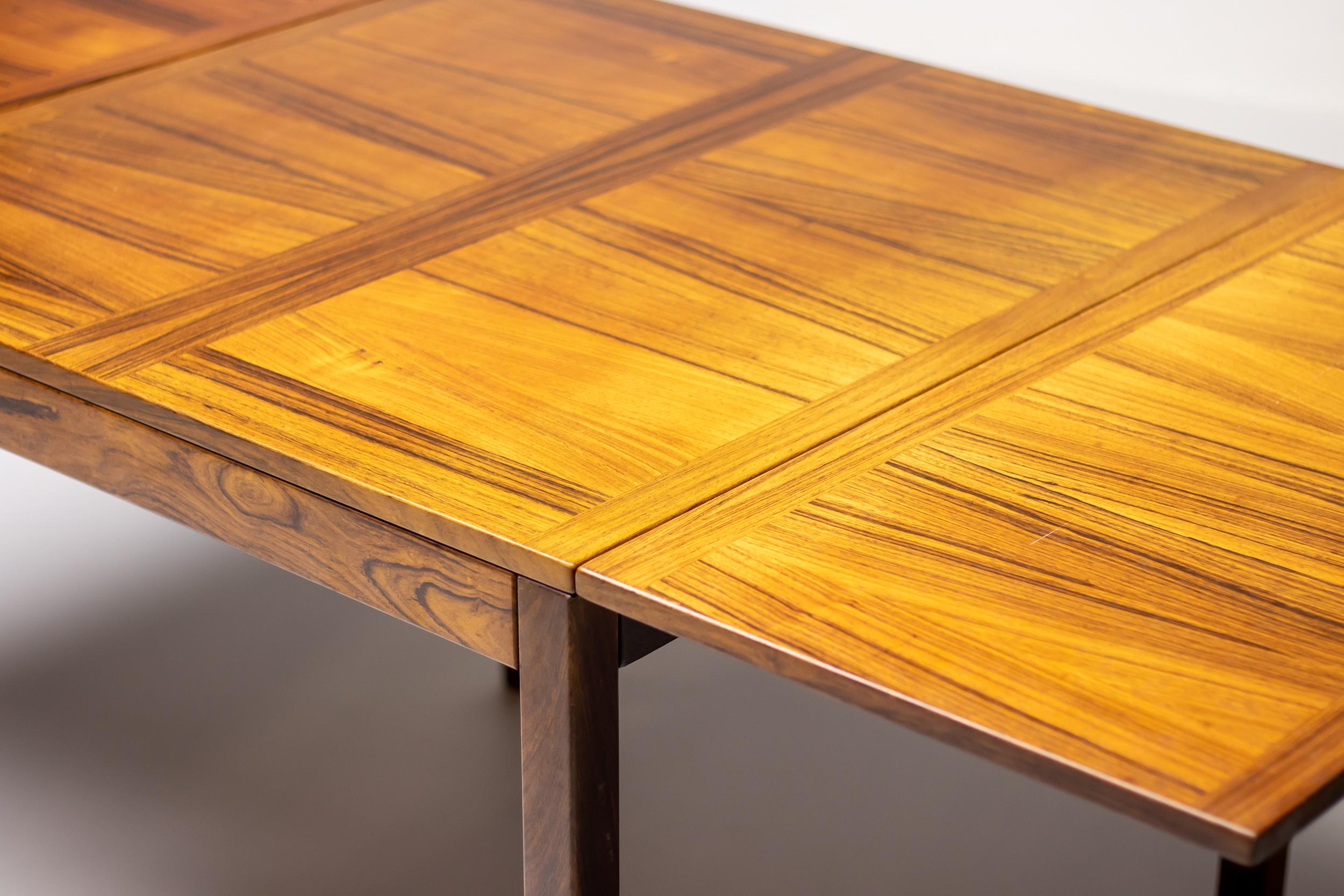 Danois Vejle Rosewood Drop-Leaf Dining Table - Danish Mid-Century Modern Elegance en vente