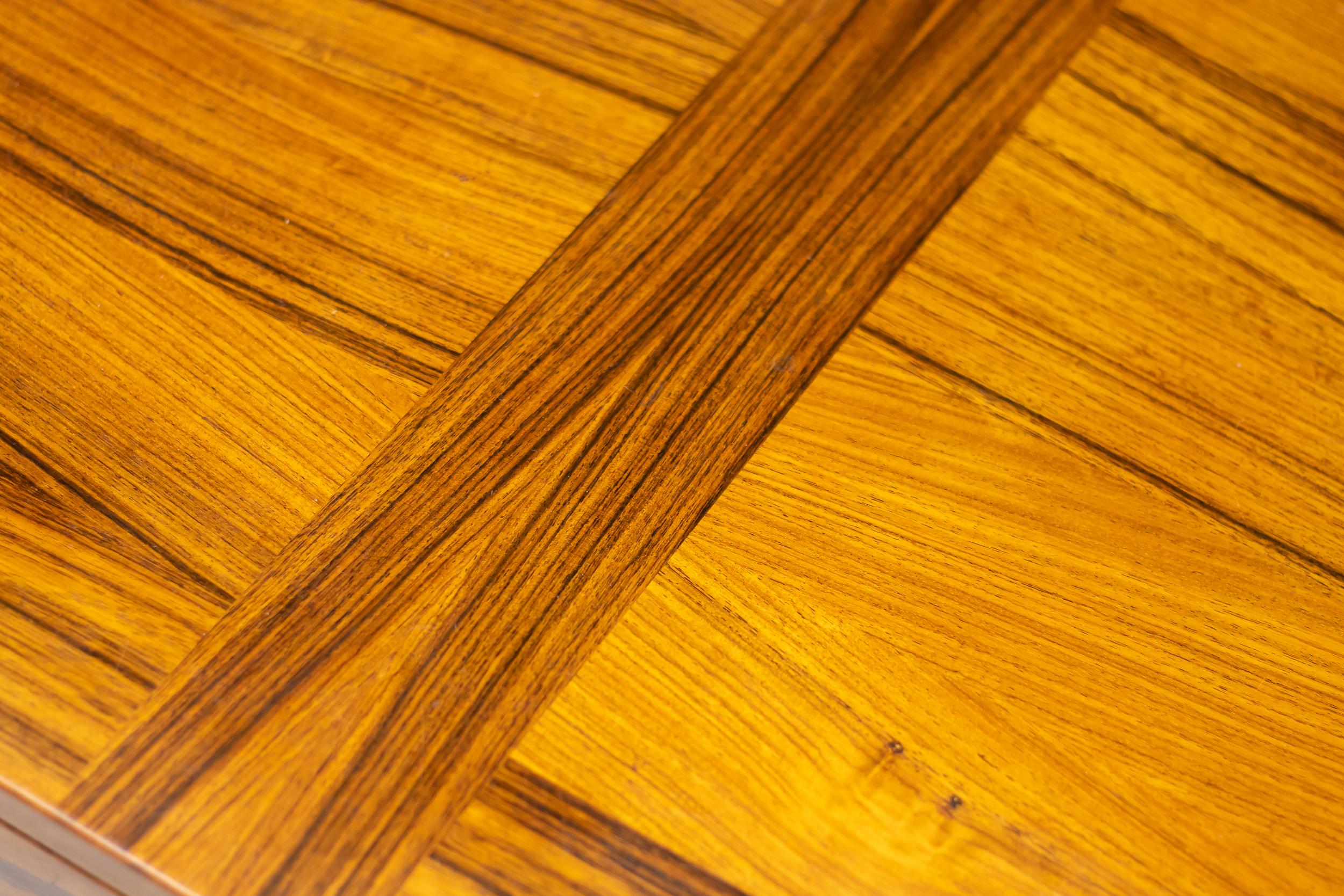 Mid-Century Modern Vejle Rosewood Drop-Leaf Dining Table For Sale