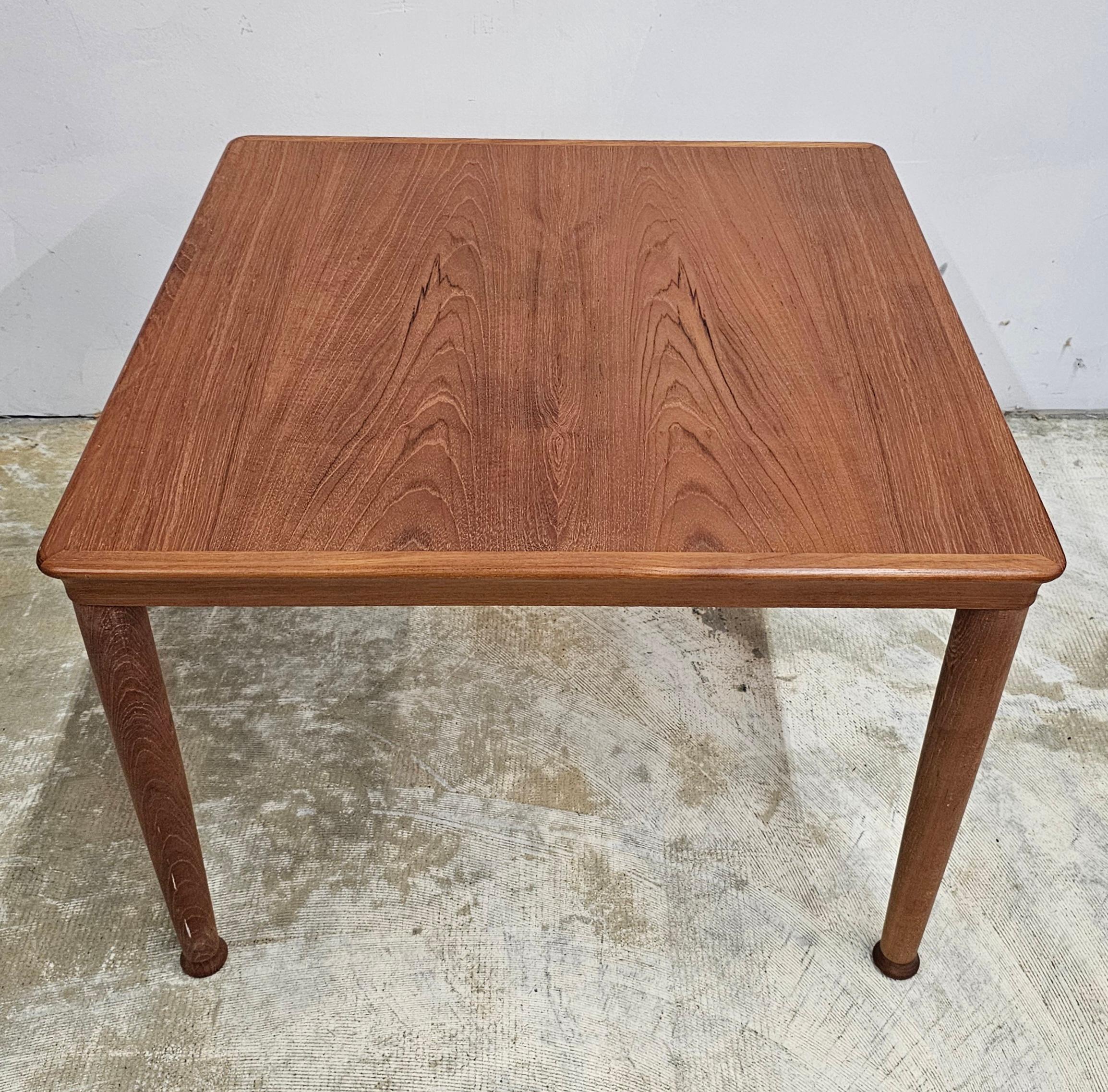 Vejle Stole & Mobelfabrik Scandinavian Modern Solid Teak Square Side Table In Good Condition For Sale In Germantown, MD