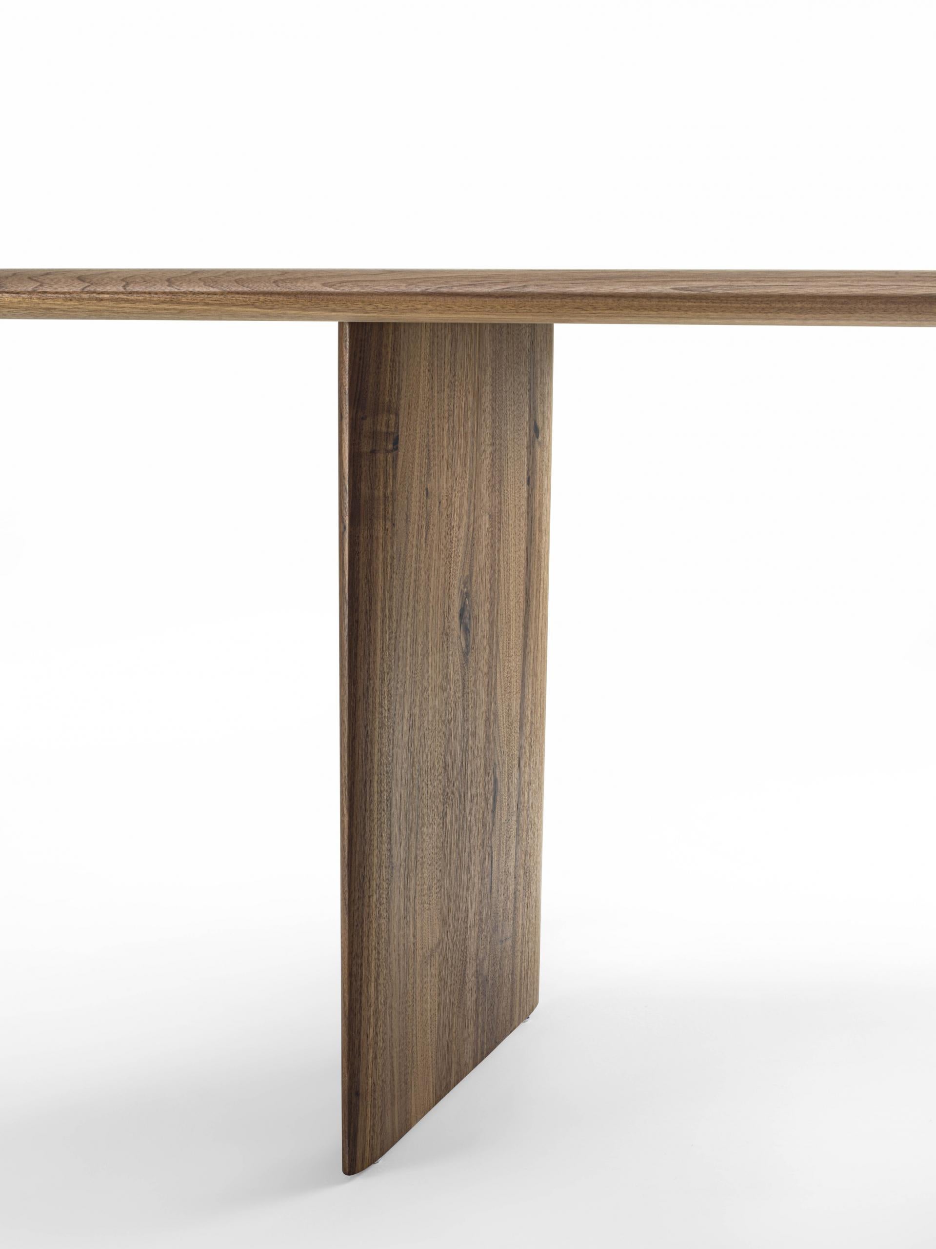 Contemporary Vela Solid Wood Dining Table, Made in Italy  For Sale
