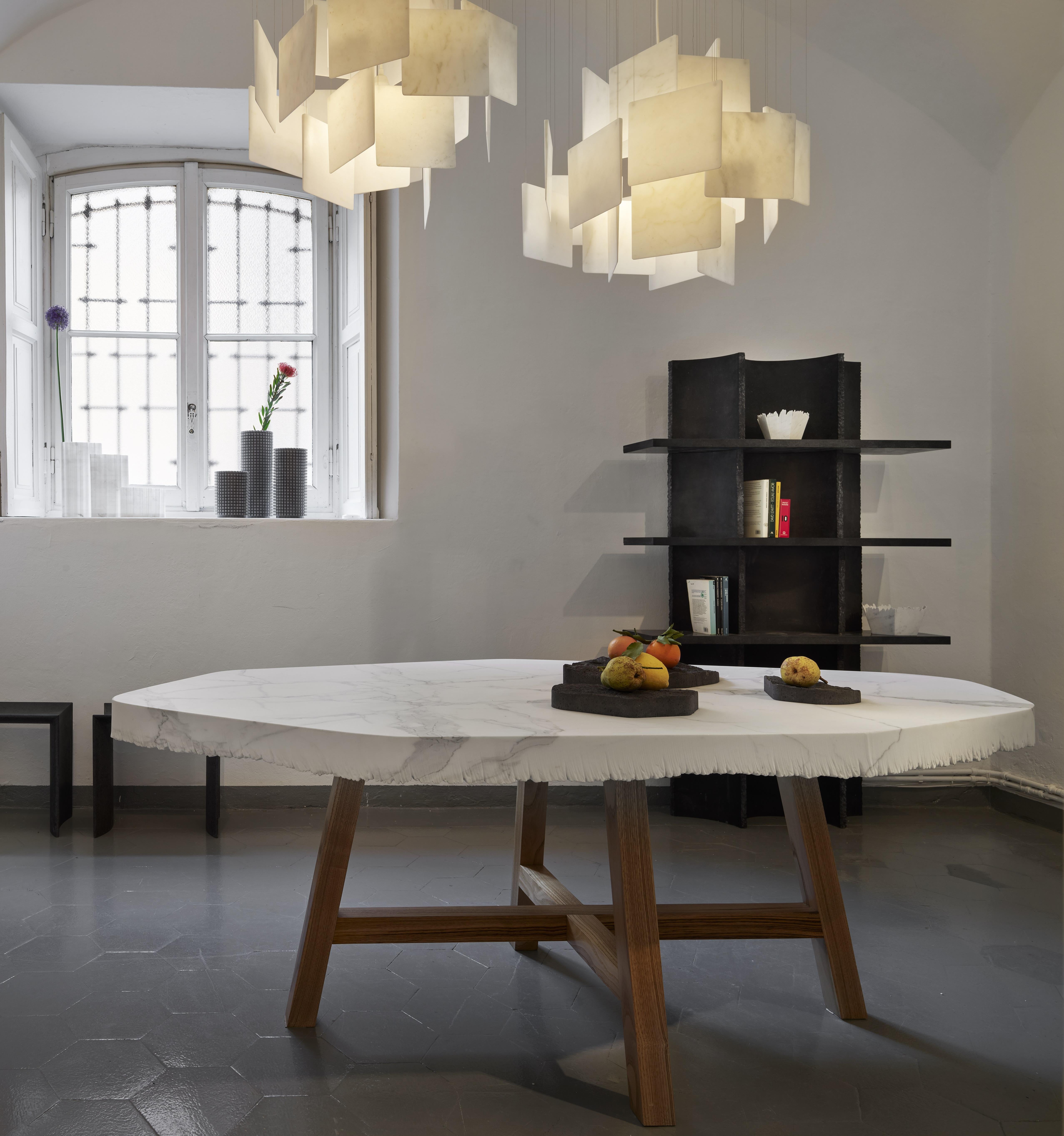 Velato Dining Table in Calacatta Marble & Chestnut Wood by Bufalini Marmi Otro en venta