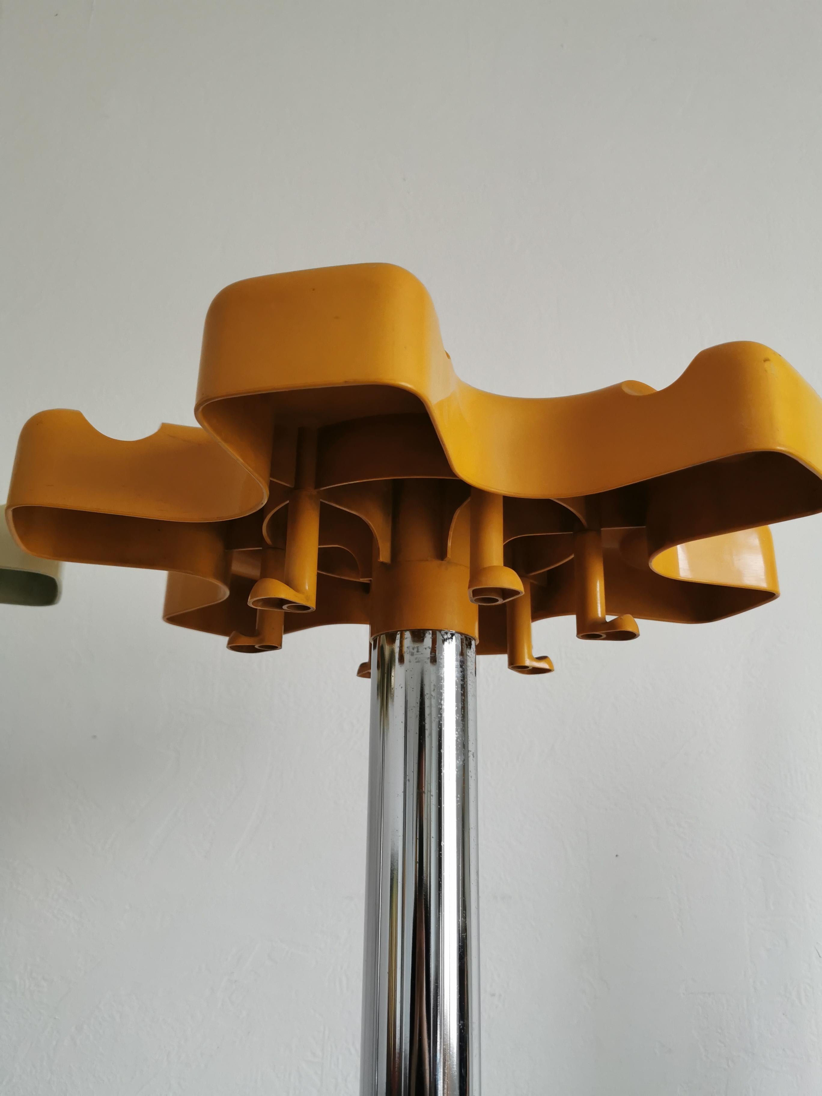 Velca Legnano Yellow 1970 Coat Rack In Good Condition For Sale In VILLEURBANNE, FR