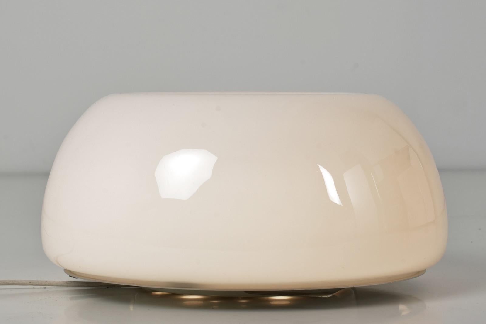 Velella Wall or Ceiling Lamp by Pier Giacomo and Achille Castiglioni for Flos  In Good Condition For Sale In Berlin, DE
